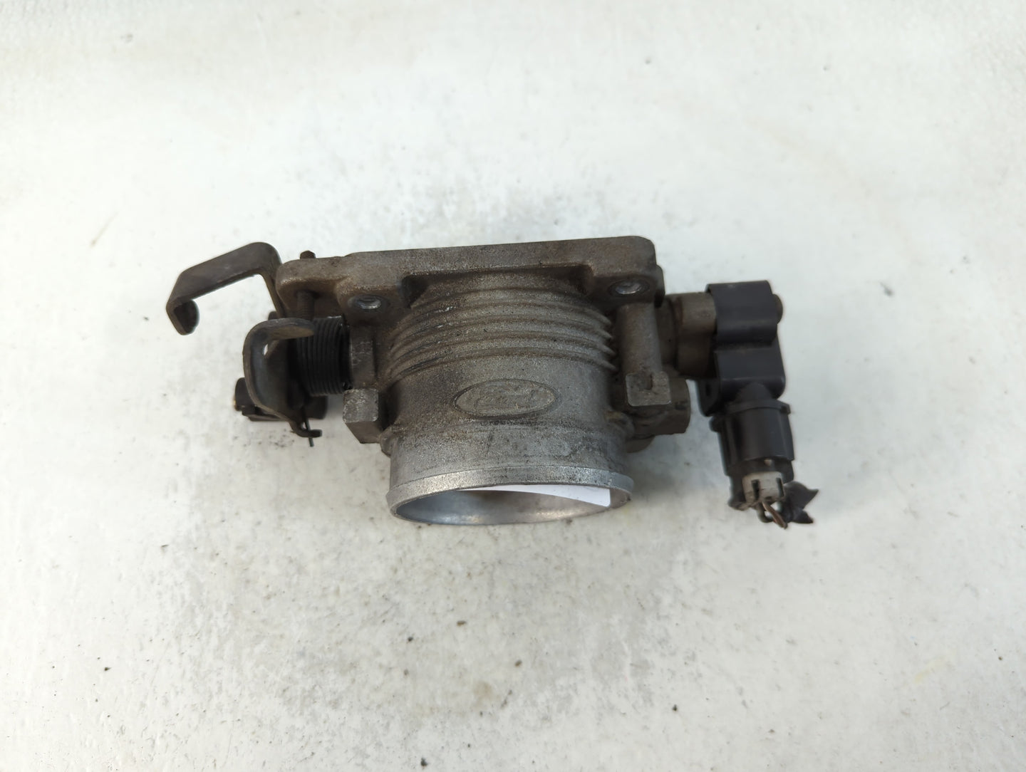 2002-2004 Ford Mustang Throttle Body P/N:F48F-98989 Fits Fits 2002 2003 2004 OEM Used Auto Parts - Oemusedautoparts1.com