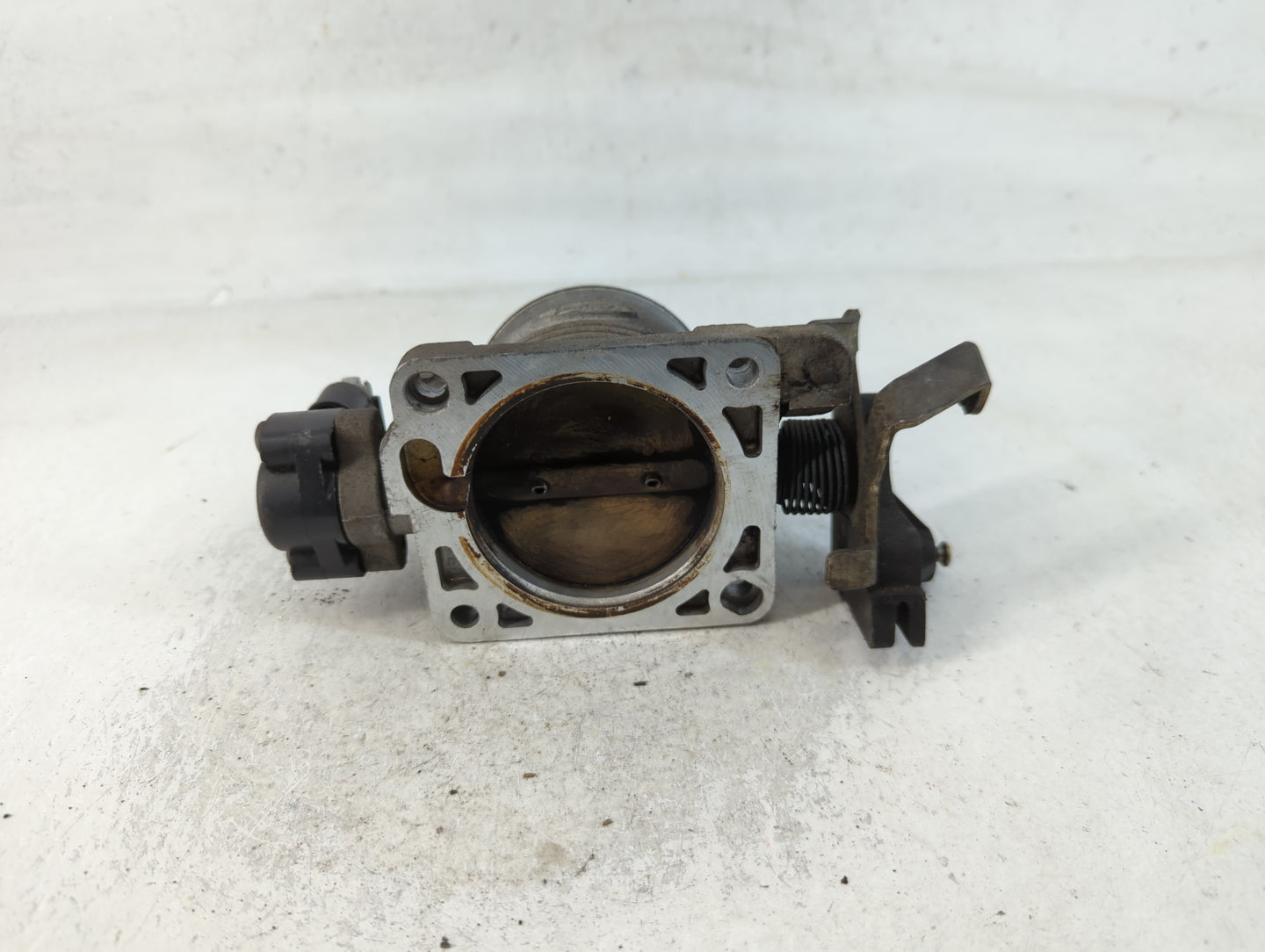 2002-2004 Ford Mustang Throttle Body P/N:F48F-98989 Fits Fits 2002 2003 2004 OEM Used Auto Parts - Oemusedautoparts1.com