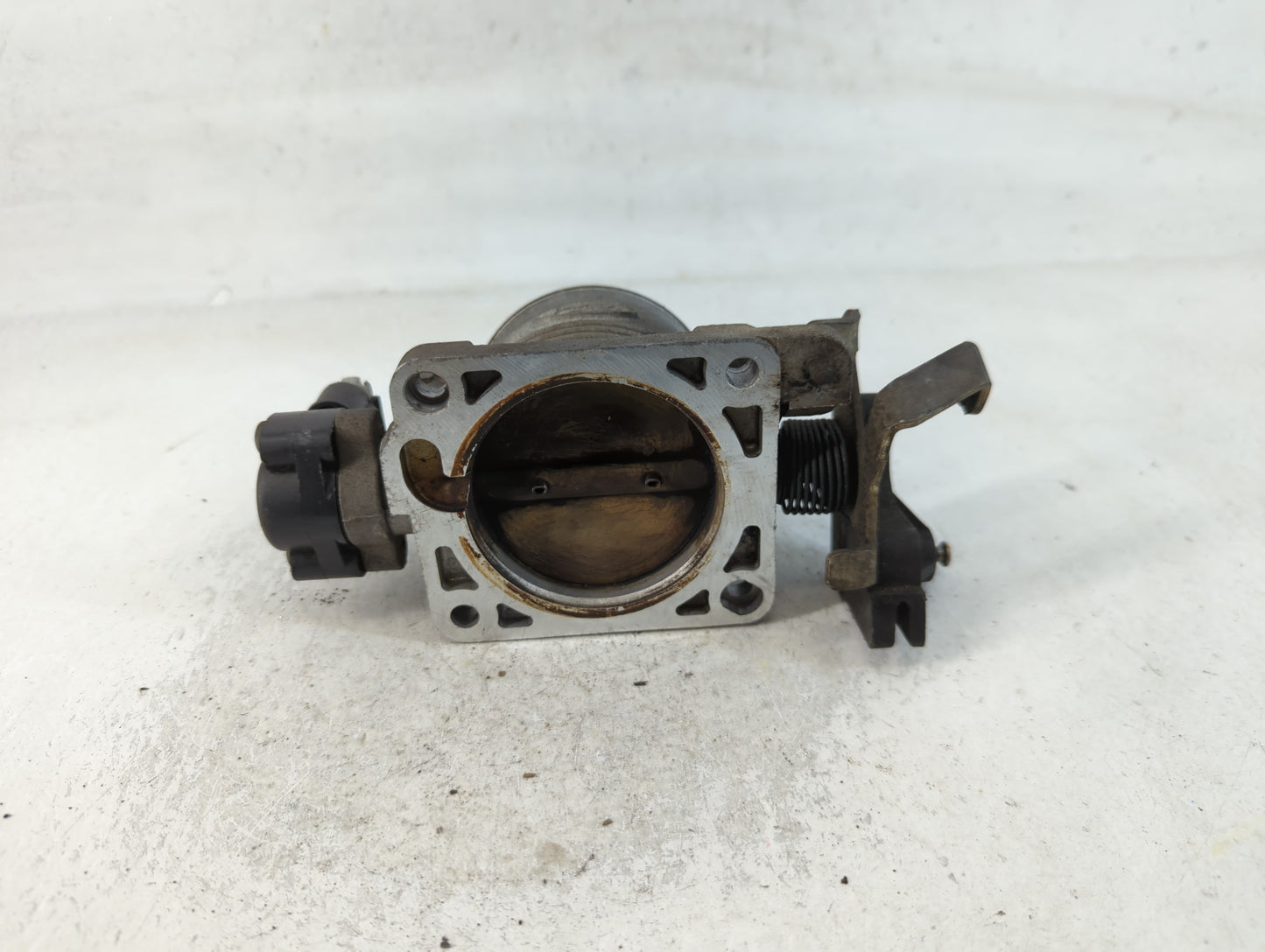 2002-2004 Ford Mustang Throttle Body P/N:F48F-98989 Fits Fits 2002 2003 2004 OEM Used Auto Parts - Oemusedautoparts1.com