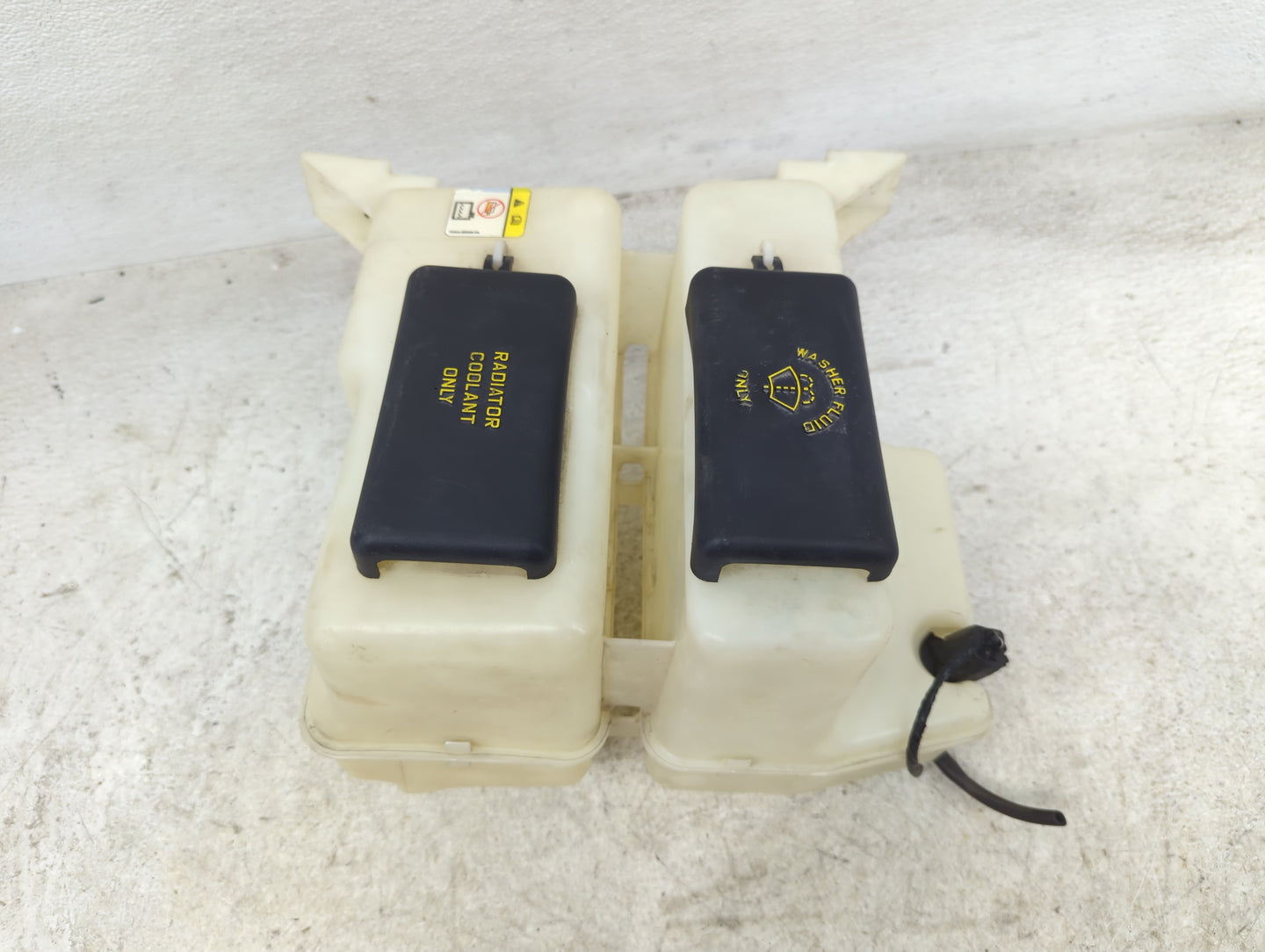 2002-2011 Ford Ranger Windshield Washer Fluid Reservoir Bottle Oem - Oemusedautoparts1.com