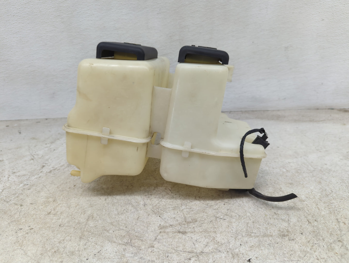 2002-2011 Ford Ranger Windshield Washer Fluid Reservoir Bottle Oem - Oemusedautoparts1.com