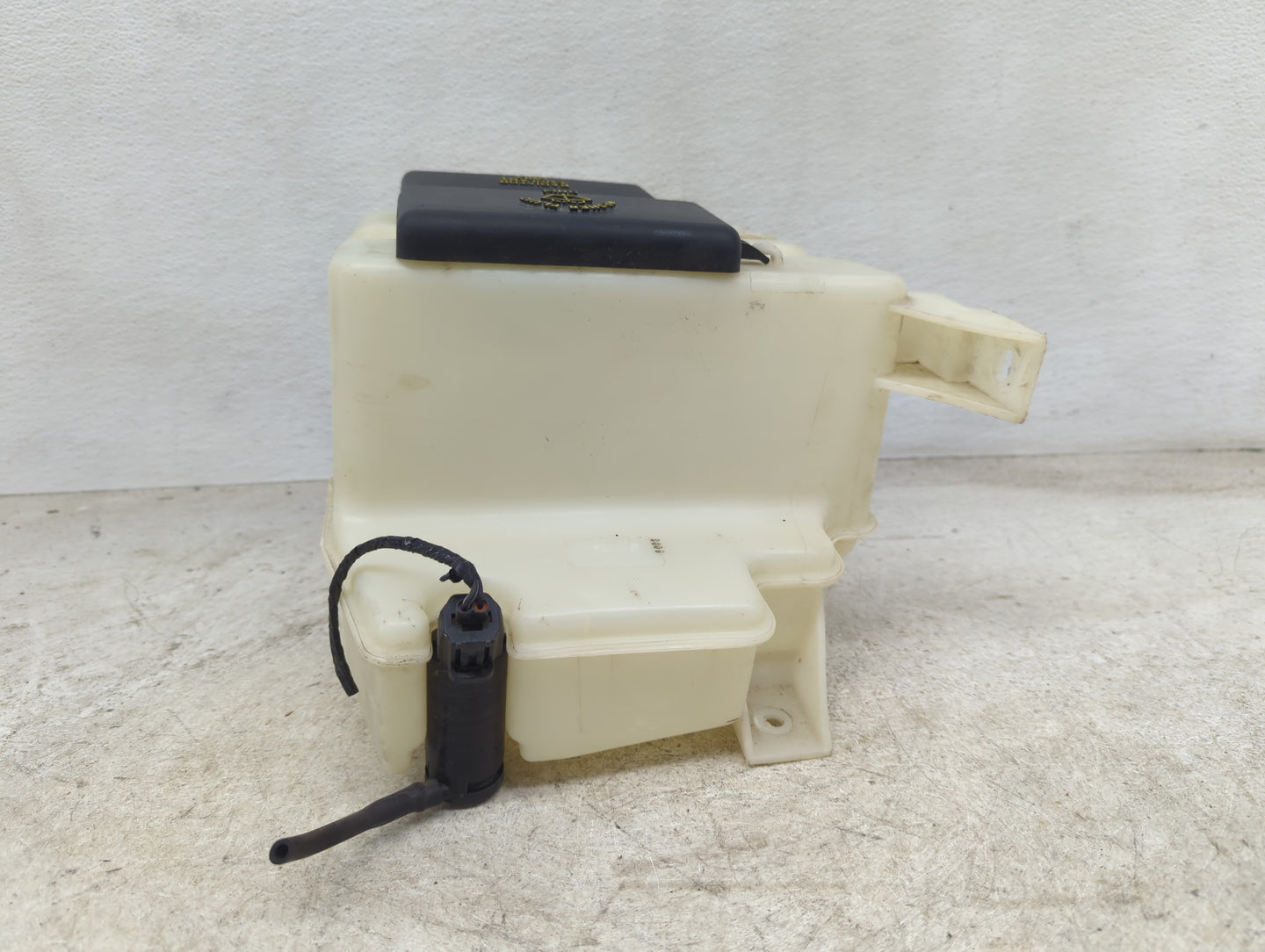 2002-2011 Ford Ranger Windshield Washer Fluid Reservoir Bottle Oem - Oemusedautoparts1.com