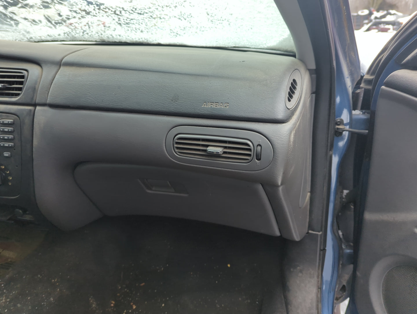 2002 Ford Taurus Passenger Glove Box Door Storage Compartment - Oemusedautoparts1.com