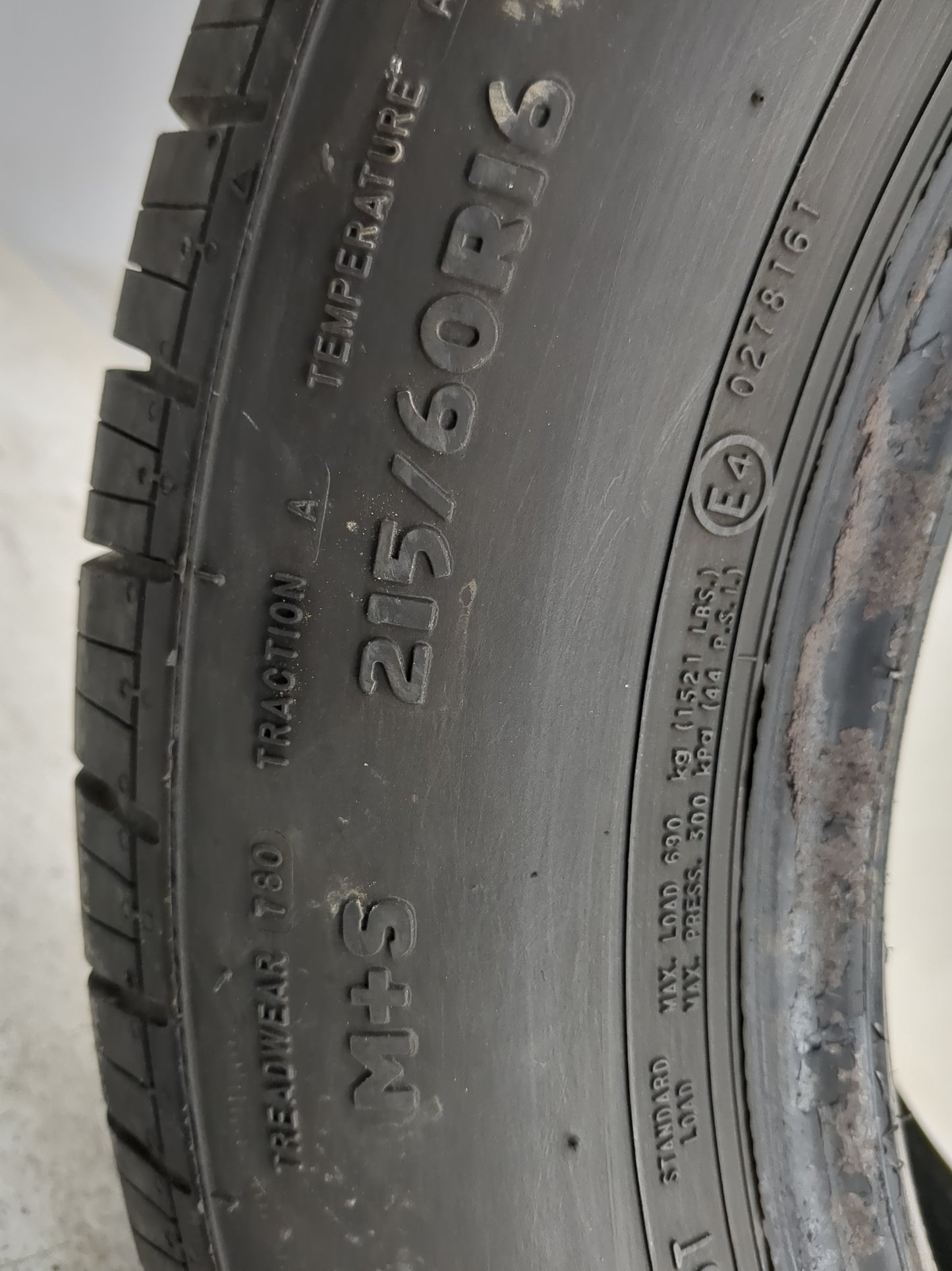Used Tire 215/60R16 MASTERCRAFT LSR GRAND TOURING 95T - Tread Depth 9/32 - Oemusedautoparts1.com