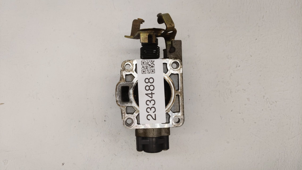 2000-2003 Ford Taurus Throttle Body P/N:1F1U-AA Fits Fits 2000 2001 2002 2003 OEM Used Auto Parts - Oemusedautoparts1.com
