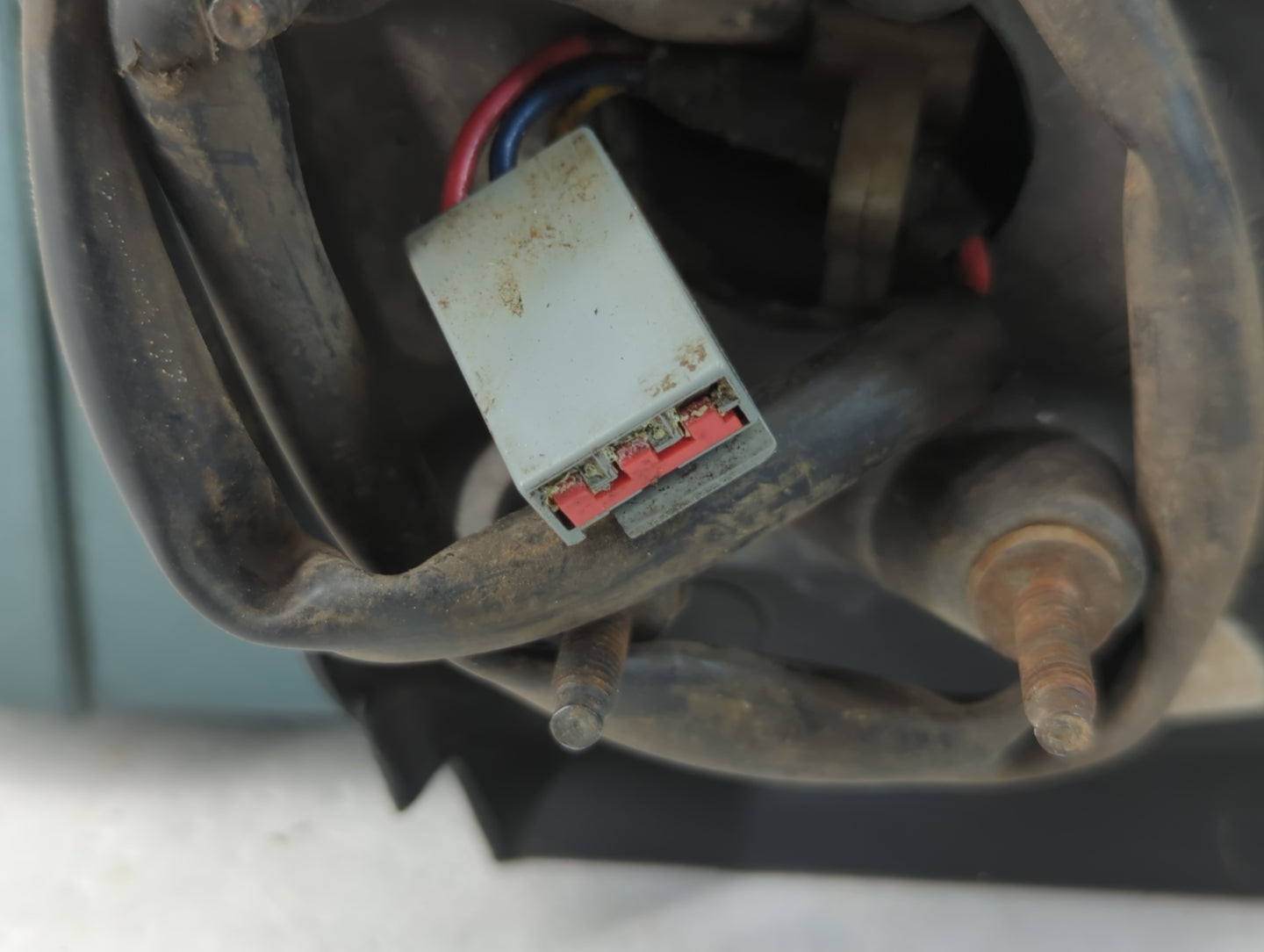 2002-2007 Ford Taurus Driver Side View Mirror - Left Door Mirror OEM Used - Oemusedautoparts1.com