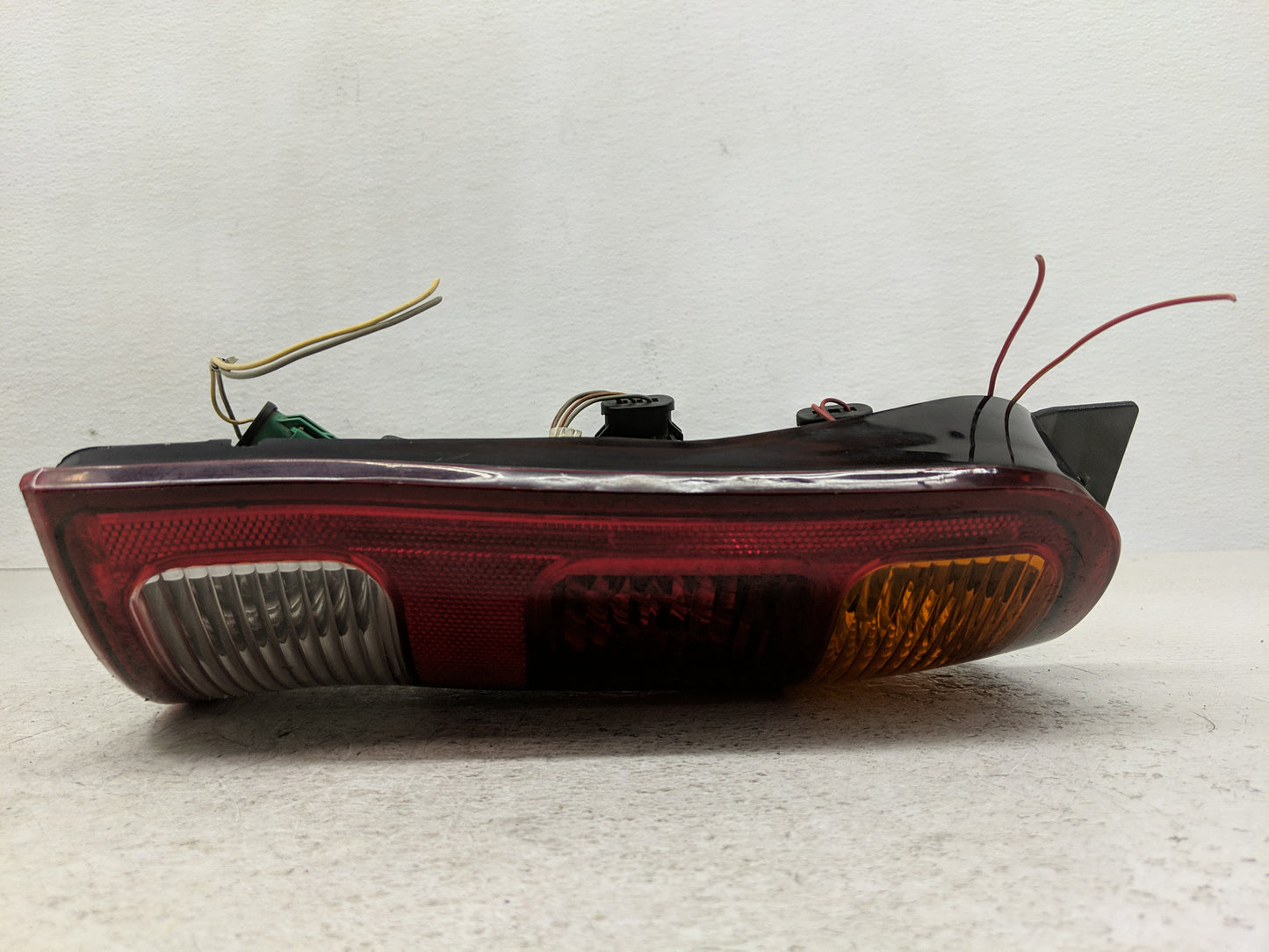 1999-2003 Ford Windstar Tail Light Assembly Passenger Right OEM P/N:938 965-14 938 963-14 Fits Fits 1999 2000 2001 2002 2003