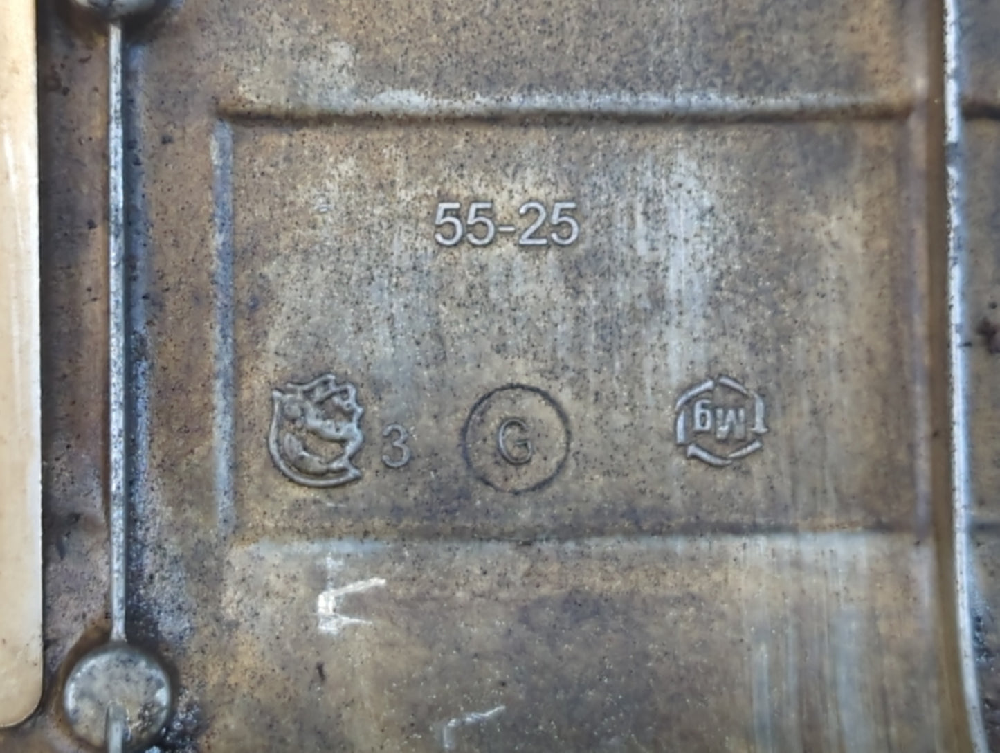 2002 Ford Windstar Driver Left Cylinder Head Valve Cover Fits OEM Used Auto Parts - Oemusedautoparts1.com