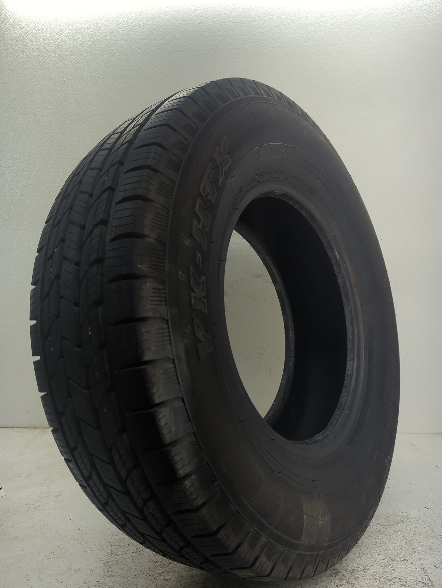 Used Tire LT245/75R16 YOKOHAMA YK-HTX 120/116R - Tread Depth 14/32 - Oemusedautoparts1.com