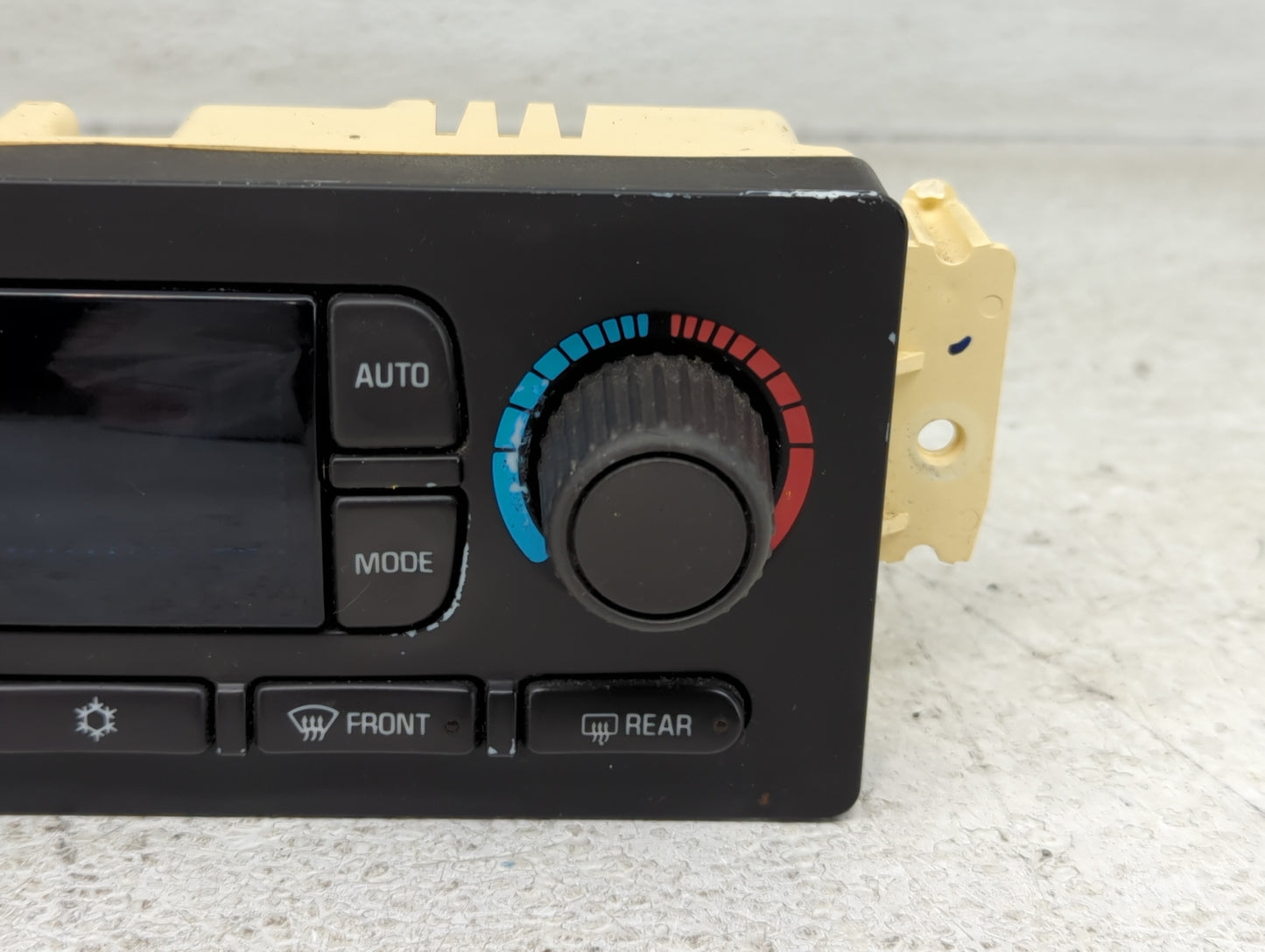2002 Gmc Envoy Climate Control Module Temperature AC/Heater Replacement P/N:15079112 Fits OEM Used Auto Parts - Oemusedautop