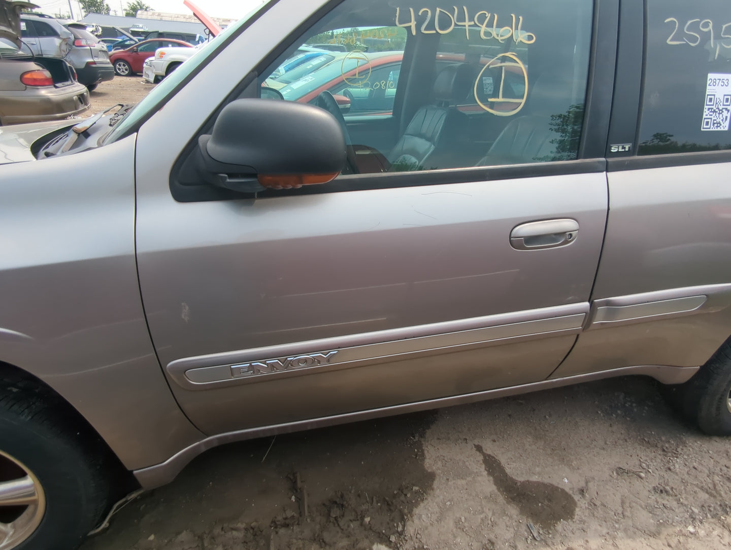 2002-2004 Gmc Envoy Driver Front Door Oem - Oemusedautoparts1.com