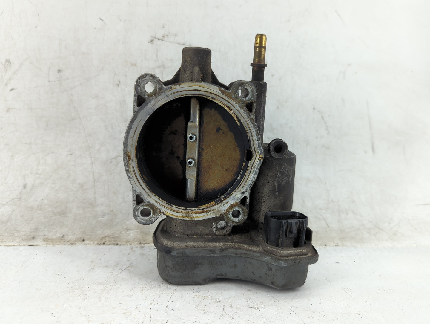 2002 Gmc Envoy Throttle Body Fits OEM Used Auto Parts - Oemusedautoparts1.com
