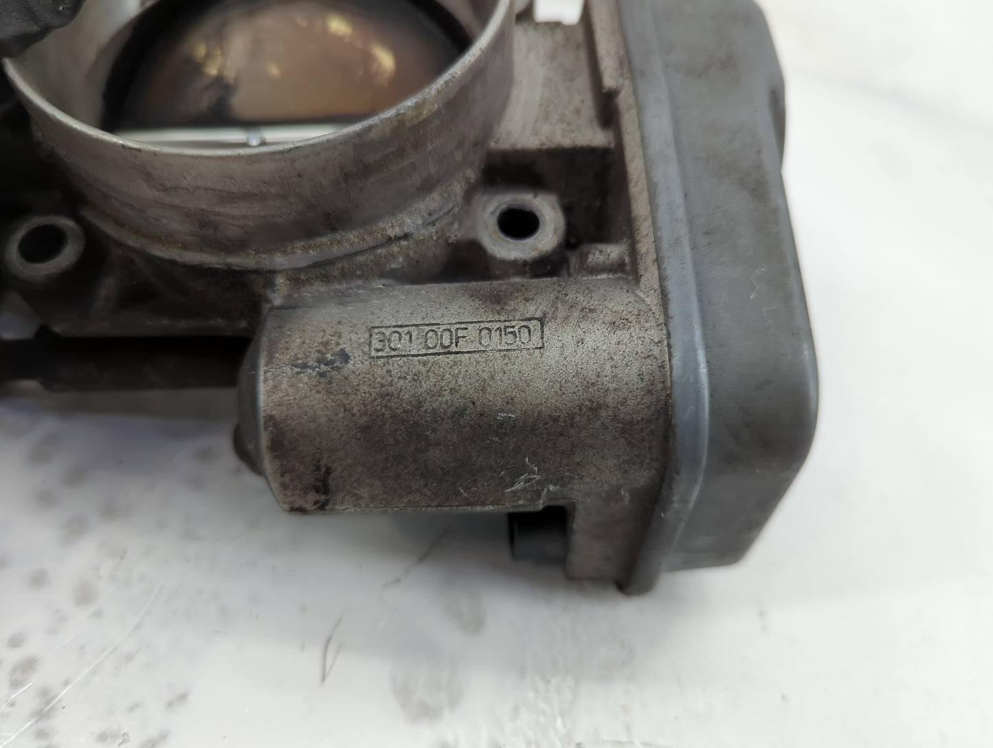 2002 Gmc Envoy Throttle Body Fits OEM Used Auto Parts - Oemusedautoparts1.com