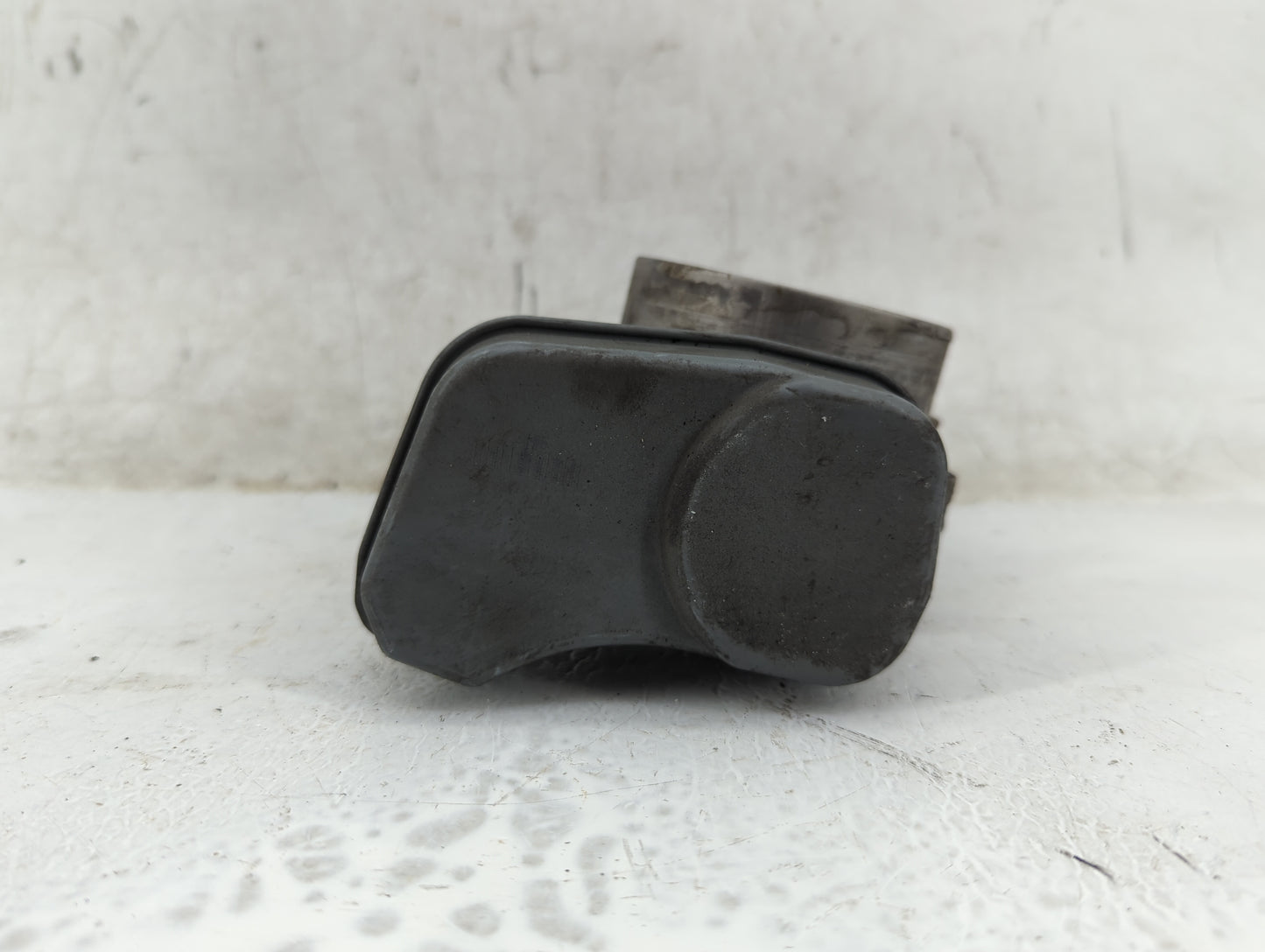 2002 Gmc Envoy Throttle Body Fits OEM Used Auto Parts - Oemusedautoparts1.com