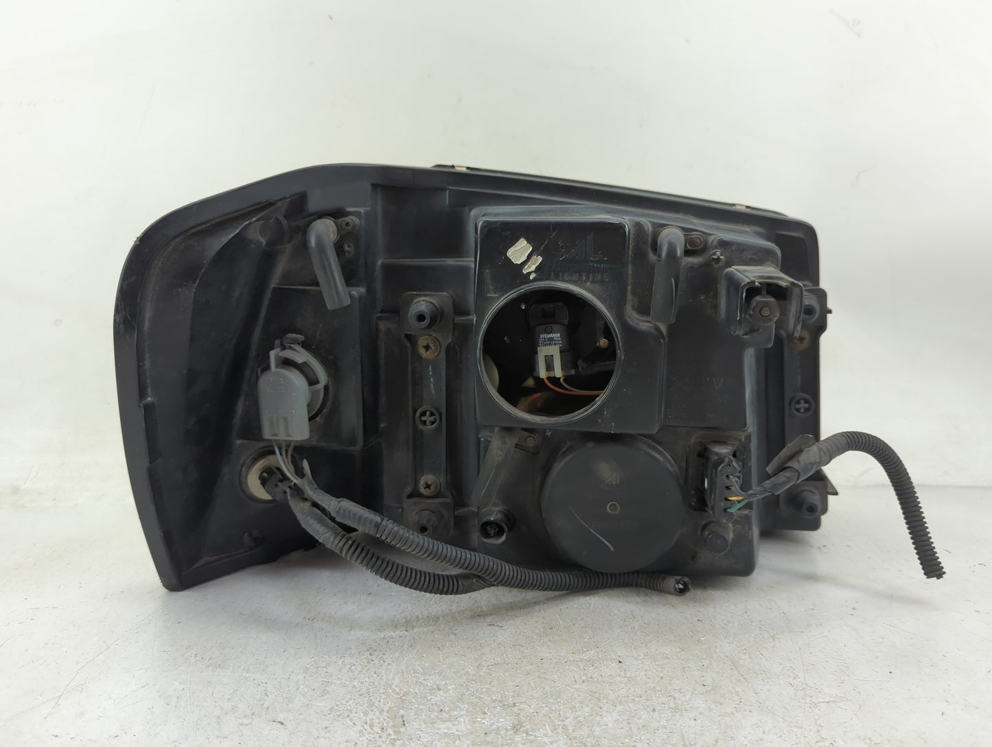 2002-2009 Gmc Envoy Driver Left Oem Head Light Headlight Lamp - Oemusedautoparts1.com