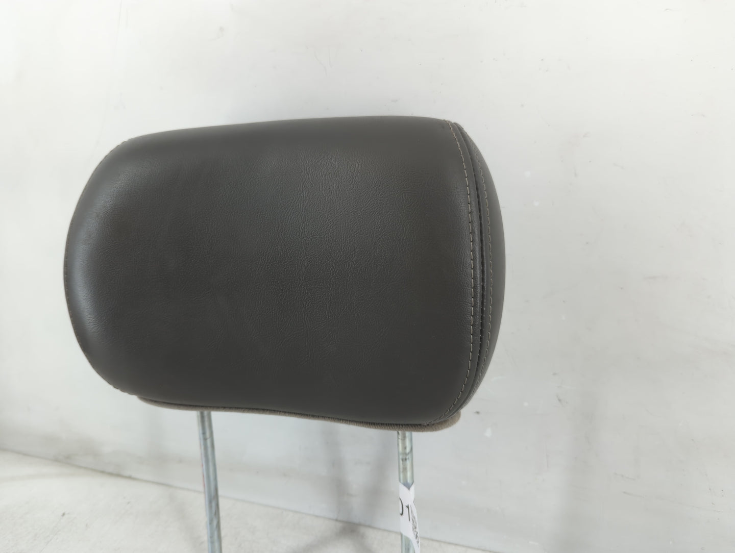 2002 Gmc Envoy Headrest Head Rest Front Driver Passenger Seat Fits OEM Used Auto Parts - Oemusedautoparts1.com