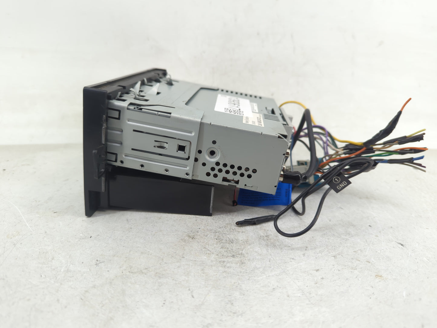 2002 Gmc Envoy Radio AM FM Cd Player Receiver Replacement Fits OEM Used Auto Parts - Oemusedautoparts1.com