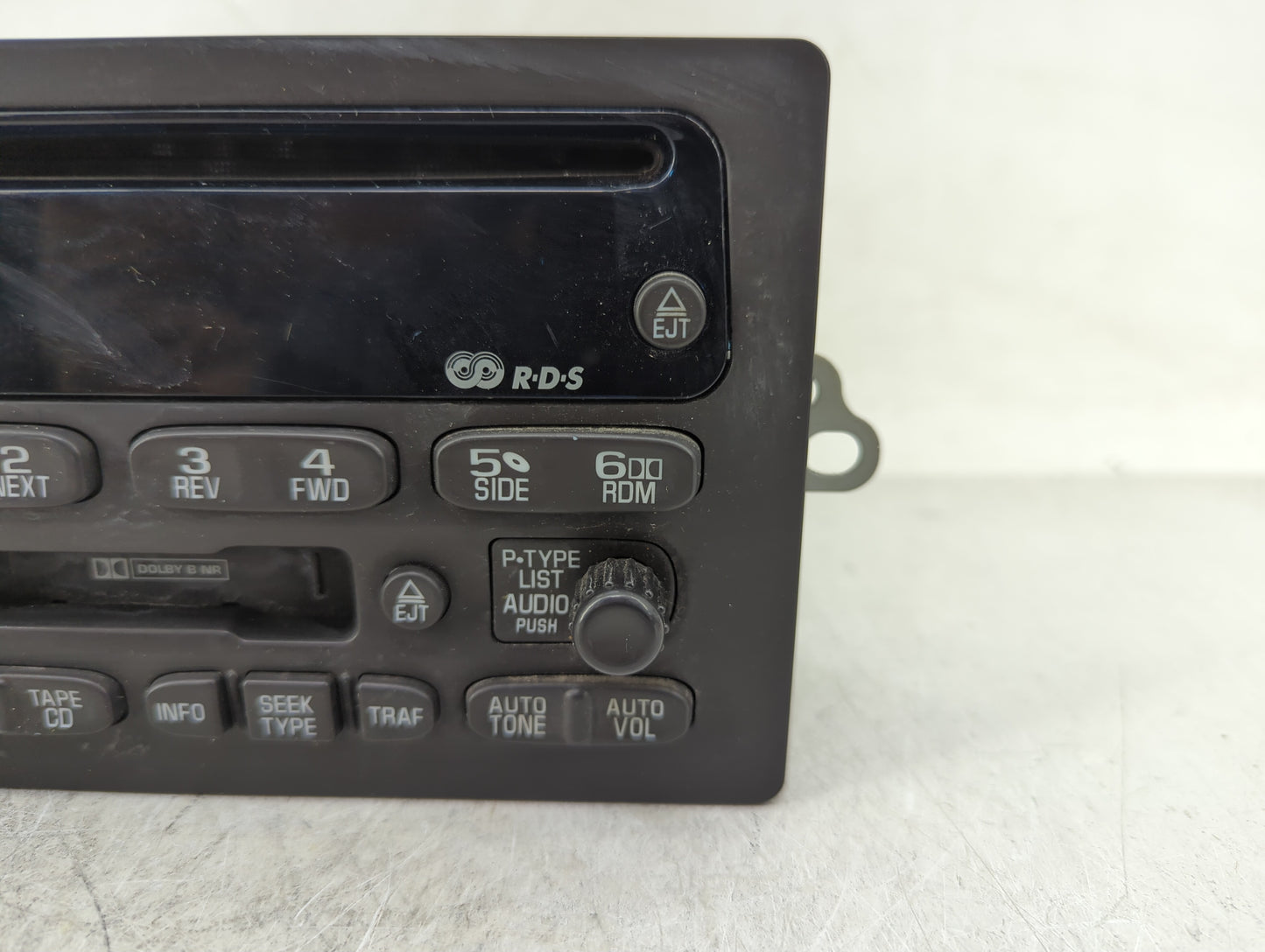 2002-2003 Gmc Envoy Radio AM FM Cd Player Receiver Replacement P/N:09394159 Fits Fits 2002 2003 OEM Used Auto Parts - Oemuse