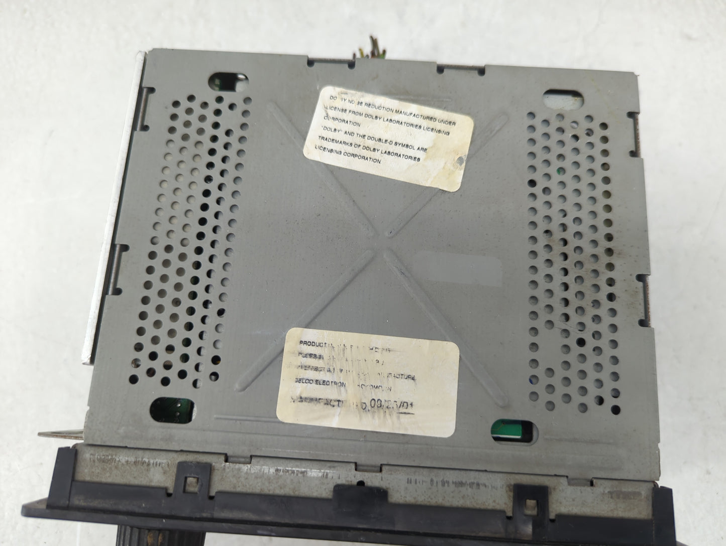 2002-2003 Gmc Envoy Radio AM FM Cd Player Receiver Replacement P/N:09394159 Fits Fits 2002 2003 OEM Used Auto Parts - Oemuse