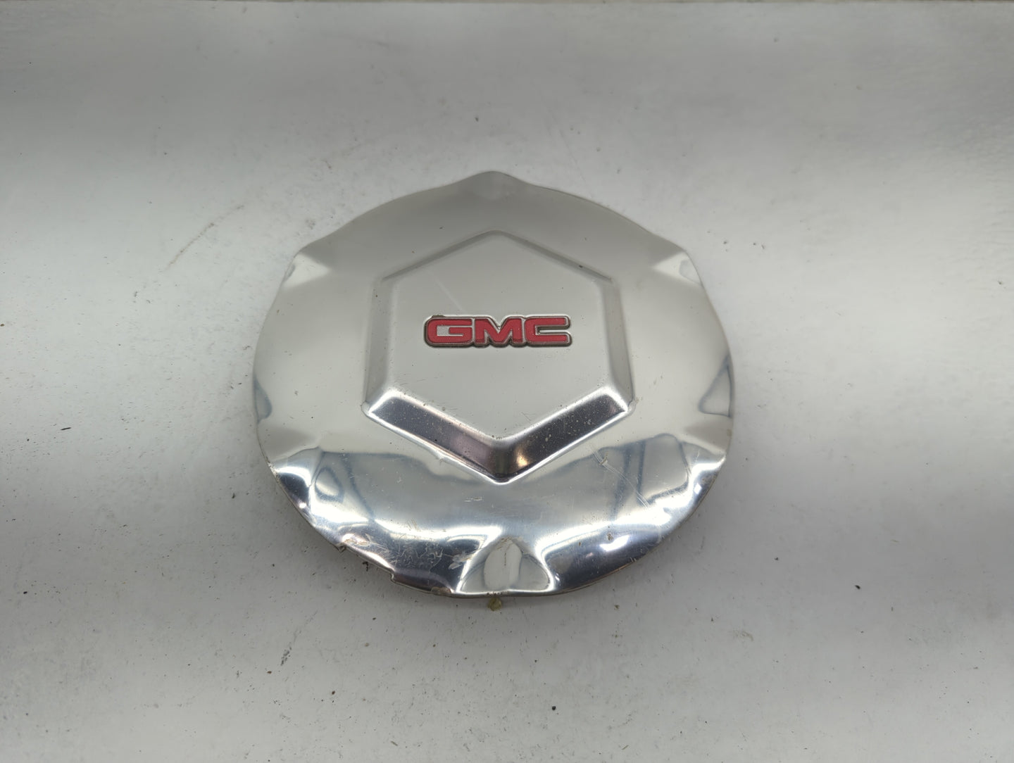2002 Gmc Envoy Center Cap Oem 1438690 - Oemusedautoparts1.com