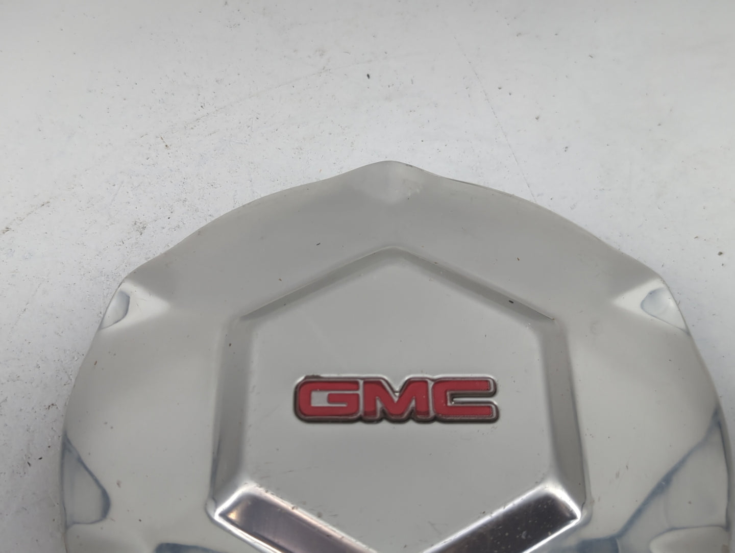 2002 Gmc Envoy Center Cap Oem 1438690 - Oemusedautoparts1.com