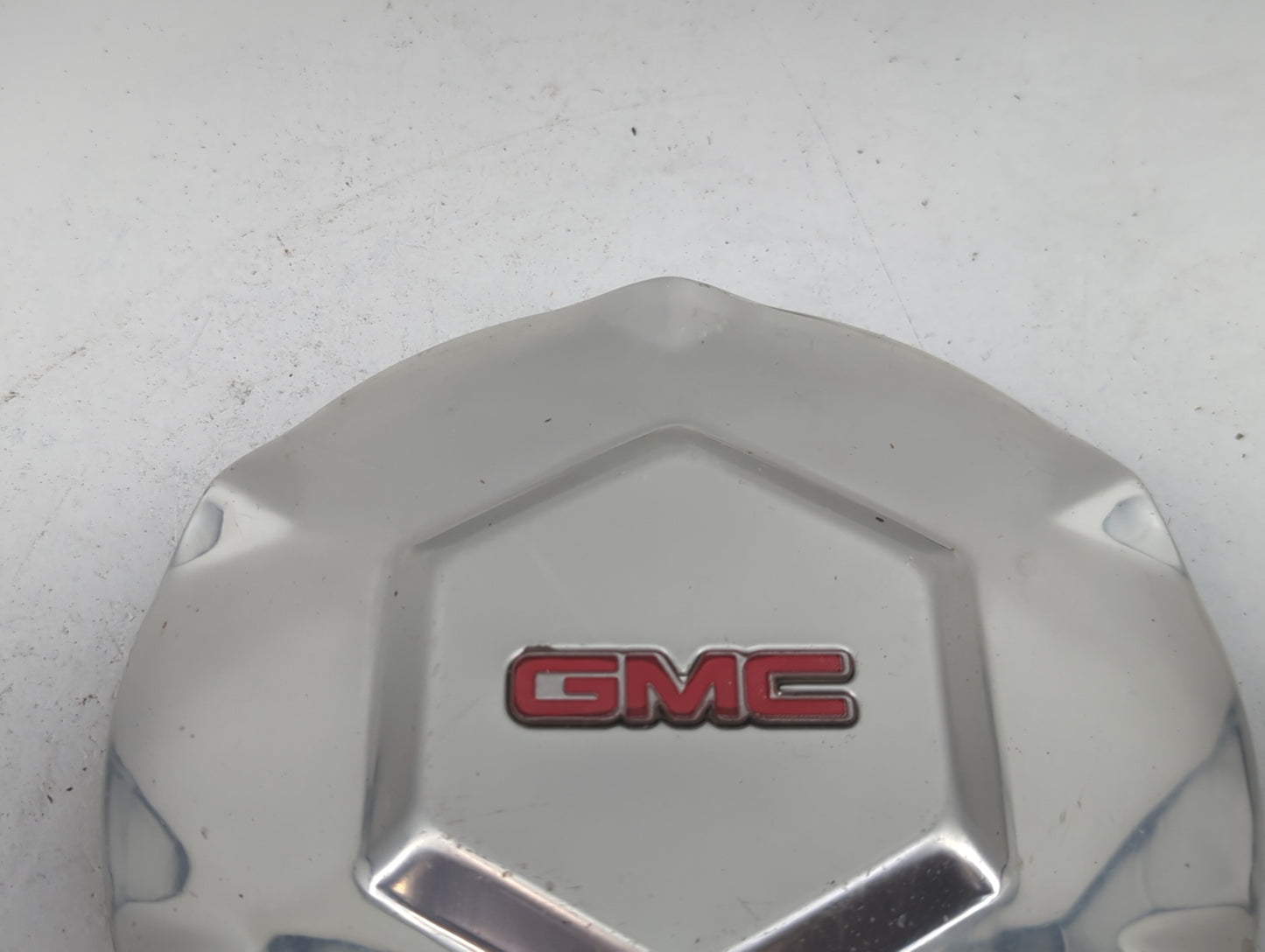 2002 Gmc Envoy Center Cap Oem 1438690 - Oemusedautoparts1.com