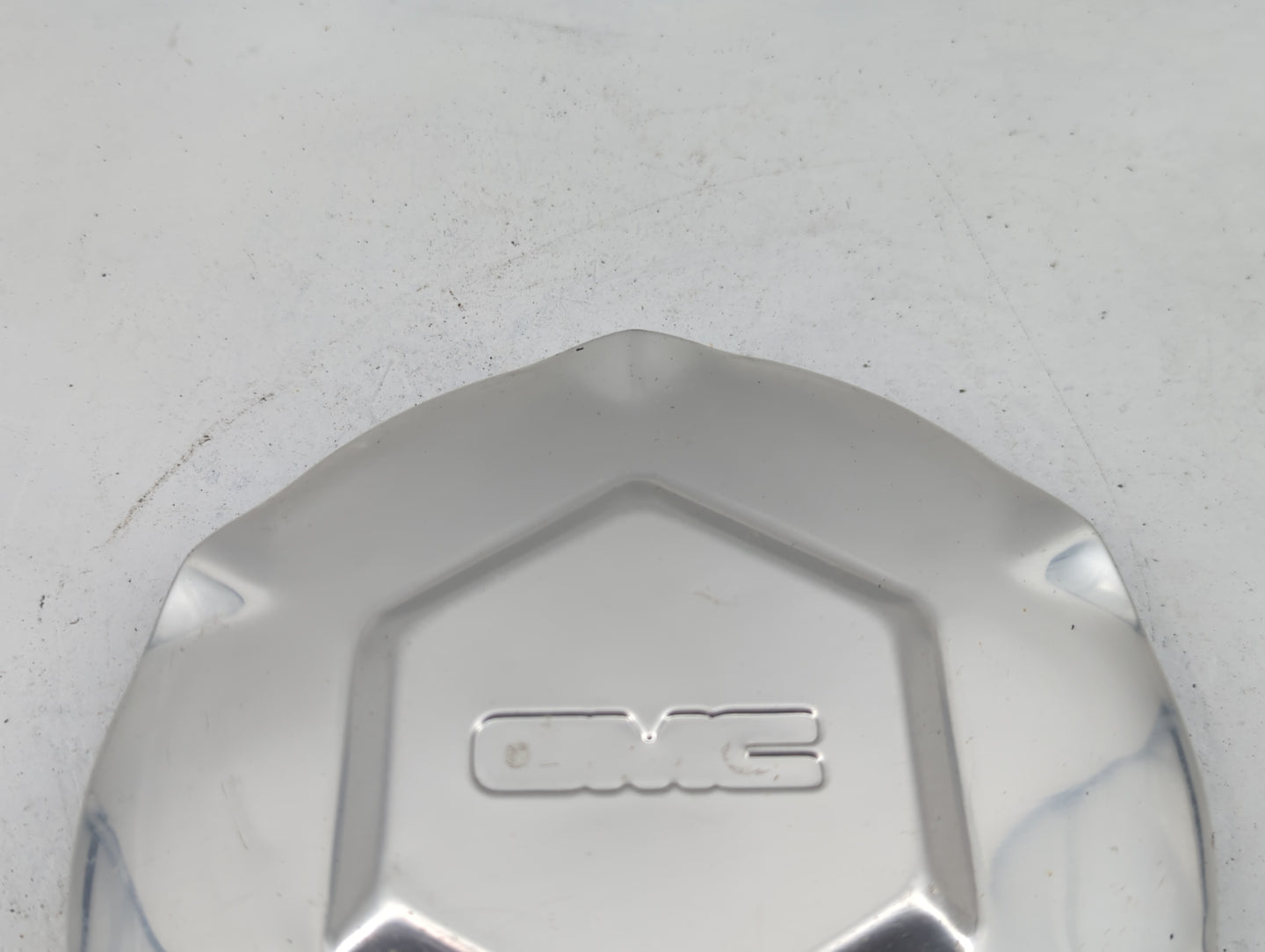 2002 Gmc Envoy Center Cap Oem 1438691 - Oemusedautoparts1.com