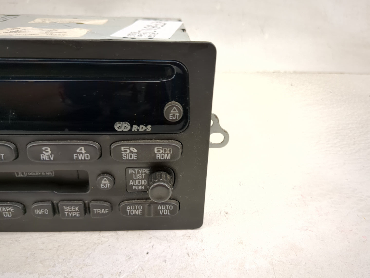 2002-2003 Gmc Envoy Radio AM FM Cd Player Receiver Replacement P/N:15058225 Fits Fits 2002 2003 OEM Used Auto Parts - Oemuse