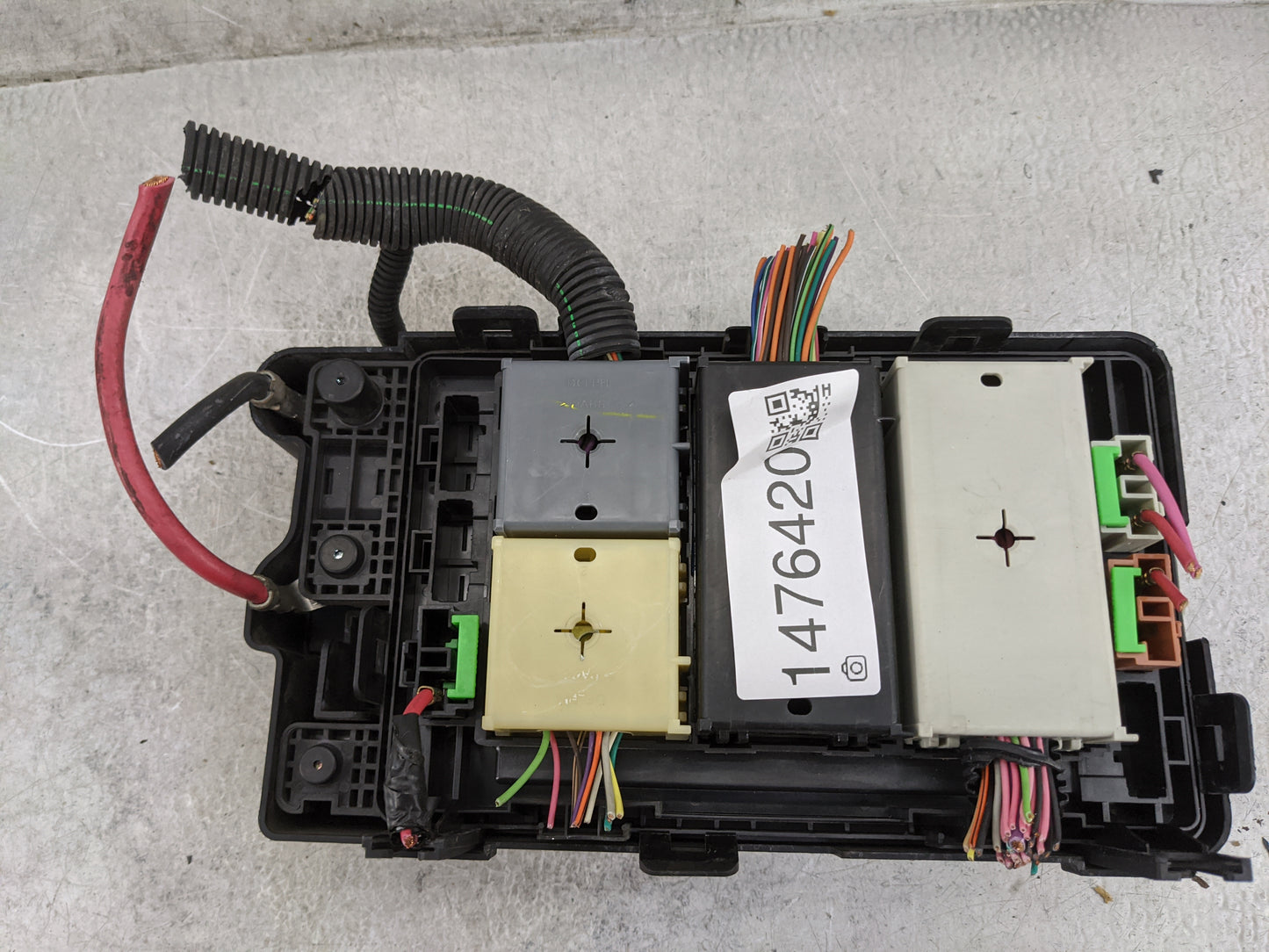 2002-2003 Gmc Envoy Fusebox Fuse Box Panel Relay Module Fits Fits 2002 2003 OEM Used Auto Parts - Oemusedautoparts1.com