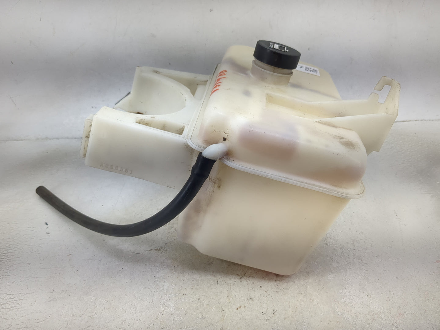 2002-2009 Gmc Envoy Radiator Coolant Overflow Expansion Tank Bottle 1494227 - Oemusedautoparts1.com