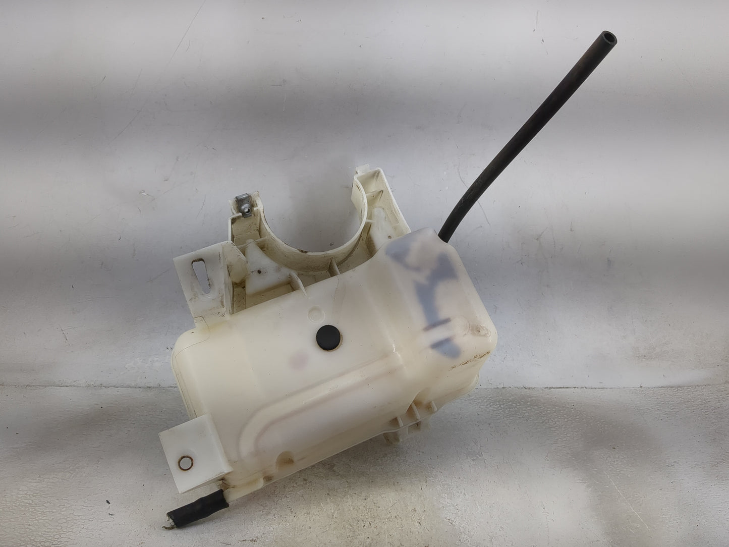 2002-2009 Gmc Envoy Radiator Coolant Overflow Expansion Tank Bottle 1494227 - Oemusedautoparts1.com