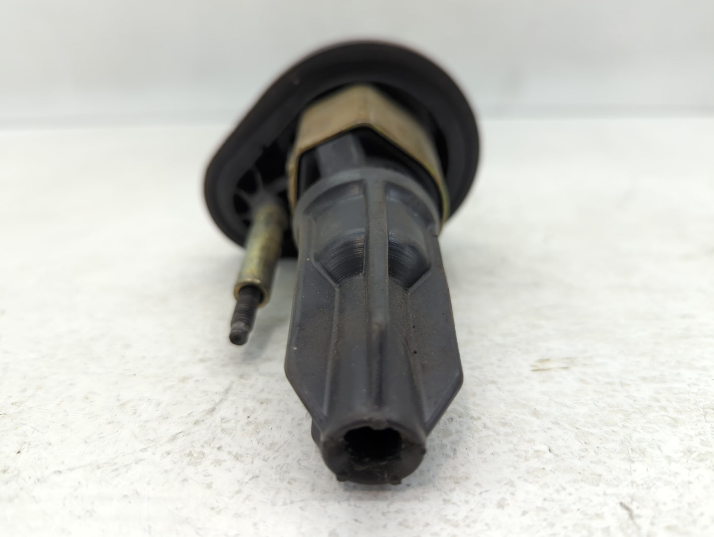 2002-2005 Gmc Envoy Ignition Coil Igniter Pack - Oemusedautoparts1.com