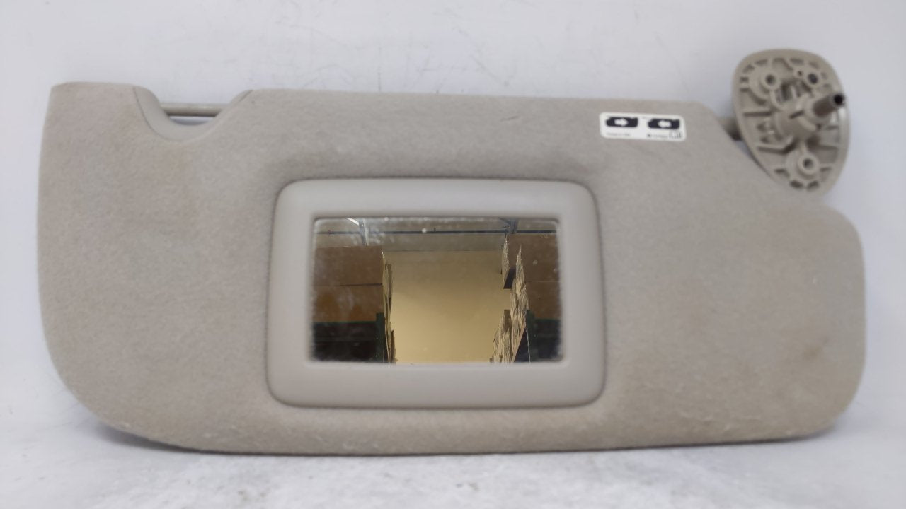 2002 Gmc Envoy Sun Visor Shade Replacement Passenger Right Mirror Fits OEM Used Auto Parts - Oemusedautoparts1.com