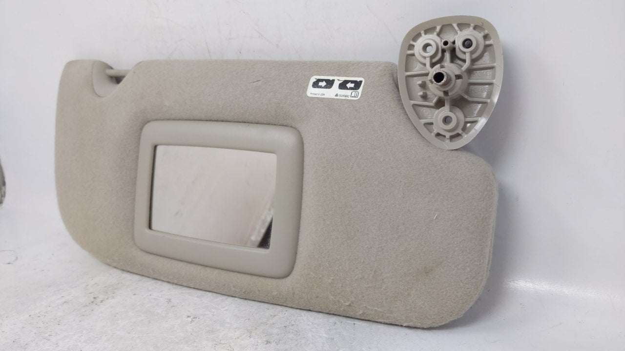 2002 Gmc Envoy Sun Visor Shade Replacement Passenger Right Mirror Fits OEM Used Auto Parts - Oemusedautoparts1.com