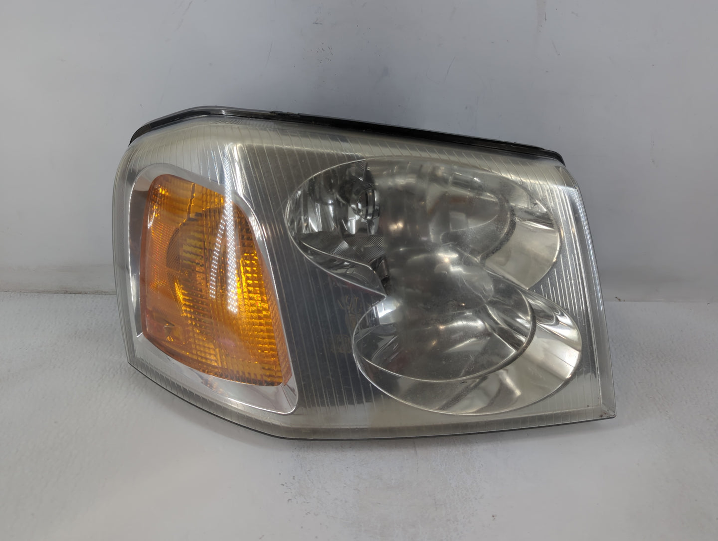 2002-2009 Gmc Envoy Passenger Right Oem Head Light Headlight Lamp - Oemusedautoparts1.com