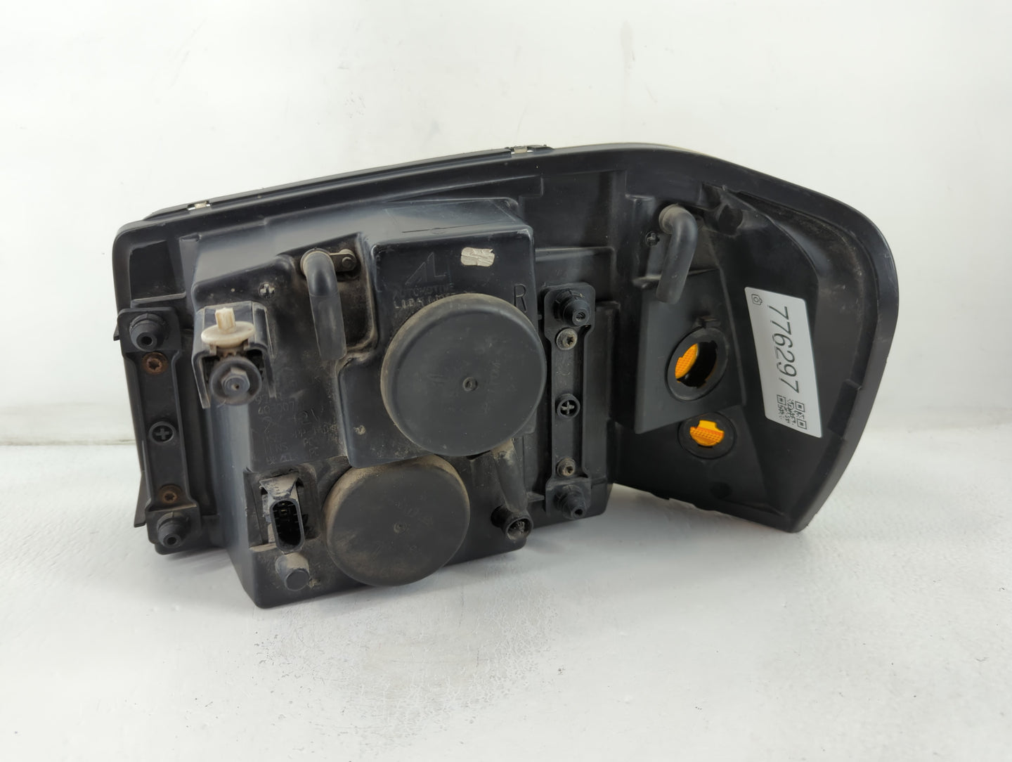 2002-2009 Gmc Envoy Passenger Right Oem Head Light Headlight Lamp - Oemusedautoparts1.com