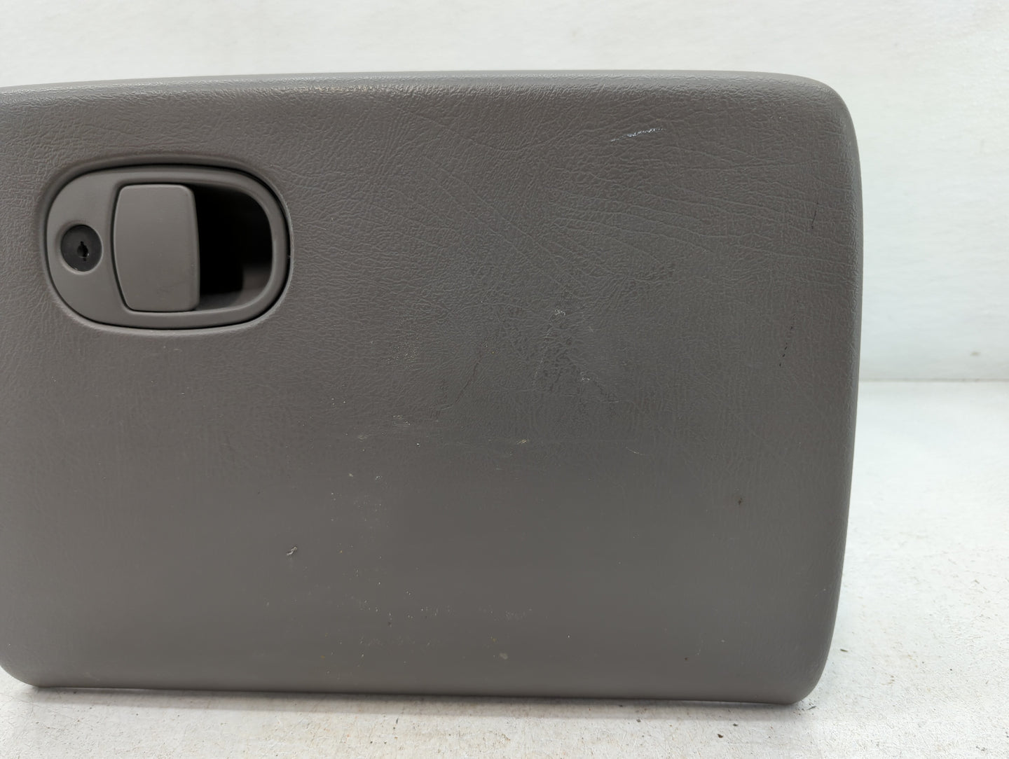 2002 Gmc Envoy Passenger Glove Box Door Storage Compartment - Oemusedautoparts1.com