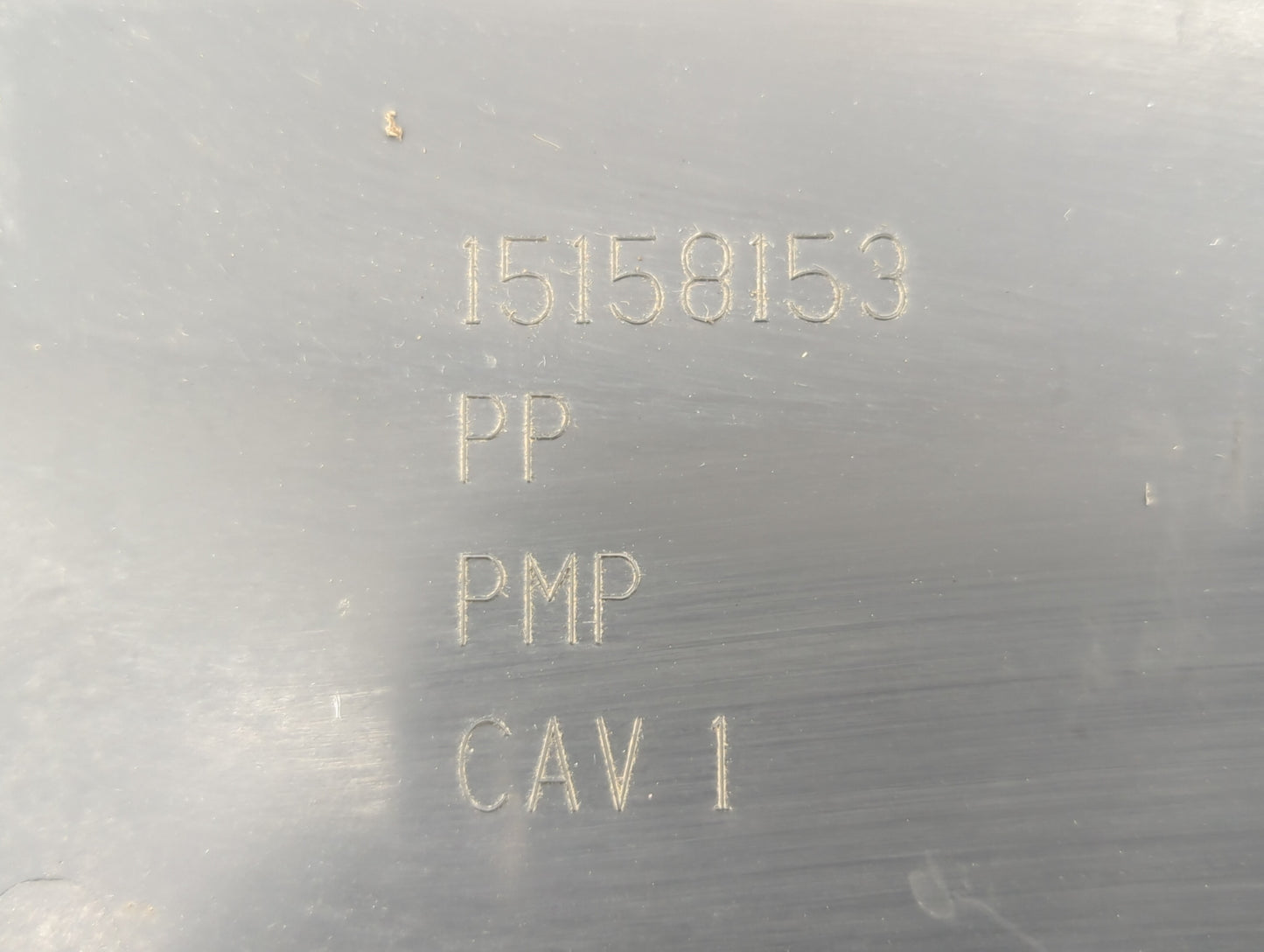 2002 Gmc Envoy Passenger Glove Box Door Storage Compartment - Oemusedautoparts1.com