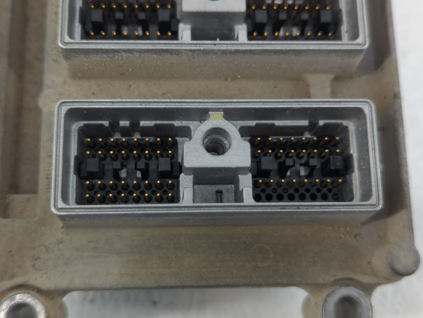 2002 Gmc Envoy Xl PCM Engine Control Computer ECU ECM PCU OEM P/N:16255240 12223160, 12576463 Fits OEM Used Auto Parts - Oem