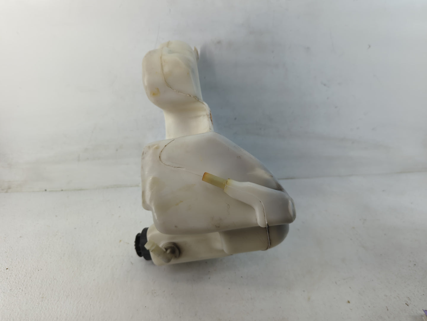 Gmc S10 Blazer Radiator Coolant Overflow Expansion Tank Bottle - Oemusedautoparts1.com