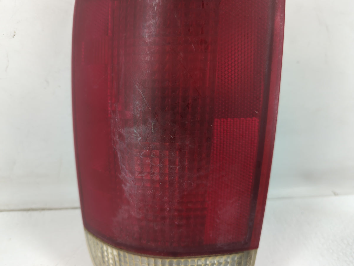 2002 Gmc S10 Blazer Tail Light Assembly Driver Left OEM P/N:5978170 Fits Fits 1995 1996 1997 1998 1999 2000 2001 2003 2004 2