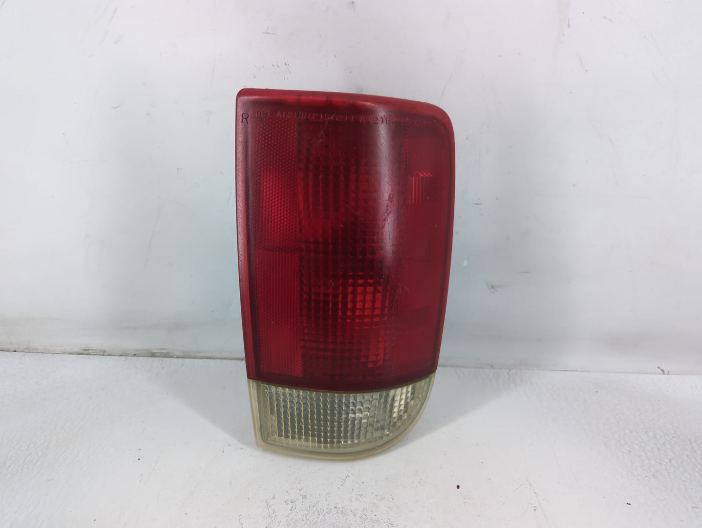 2002 Gmc S10 Blazer Tail Light Assembly Passenger Right OEM P/N:5978170 Fits OEM Used Auto Parts - Oemusedautoparts1.com