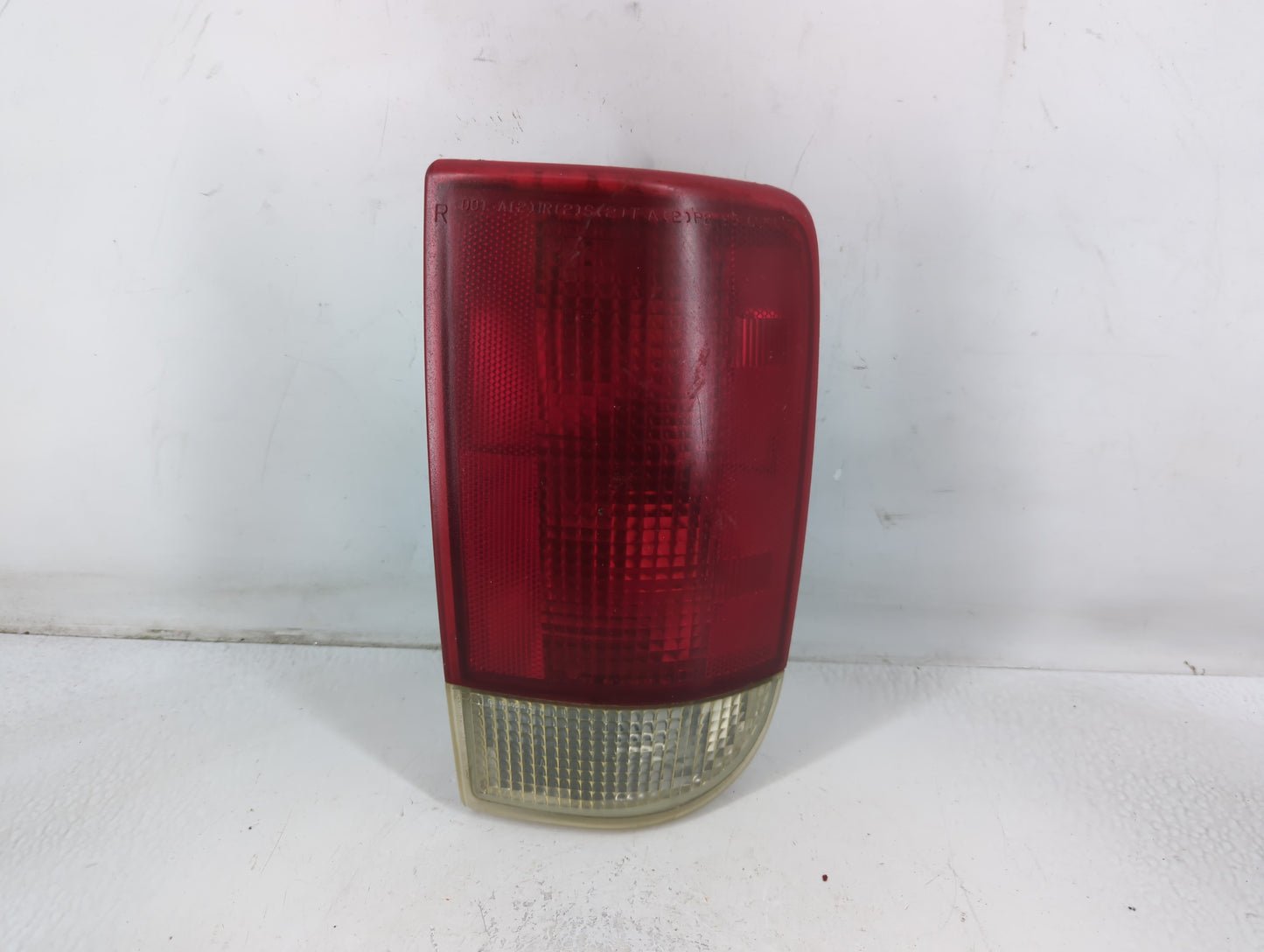 2002 Gmc S10 Blazer Tail Light Assembly Passenger Right OEM P/N:5978170 Fits OEM Used Auto Parts - Oemusedautoparts1.com