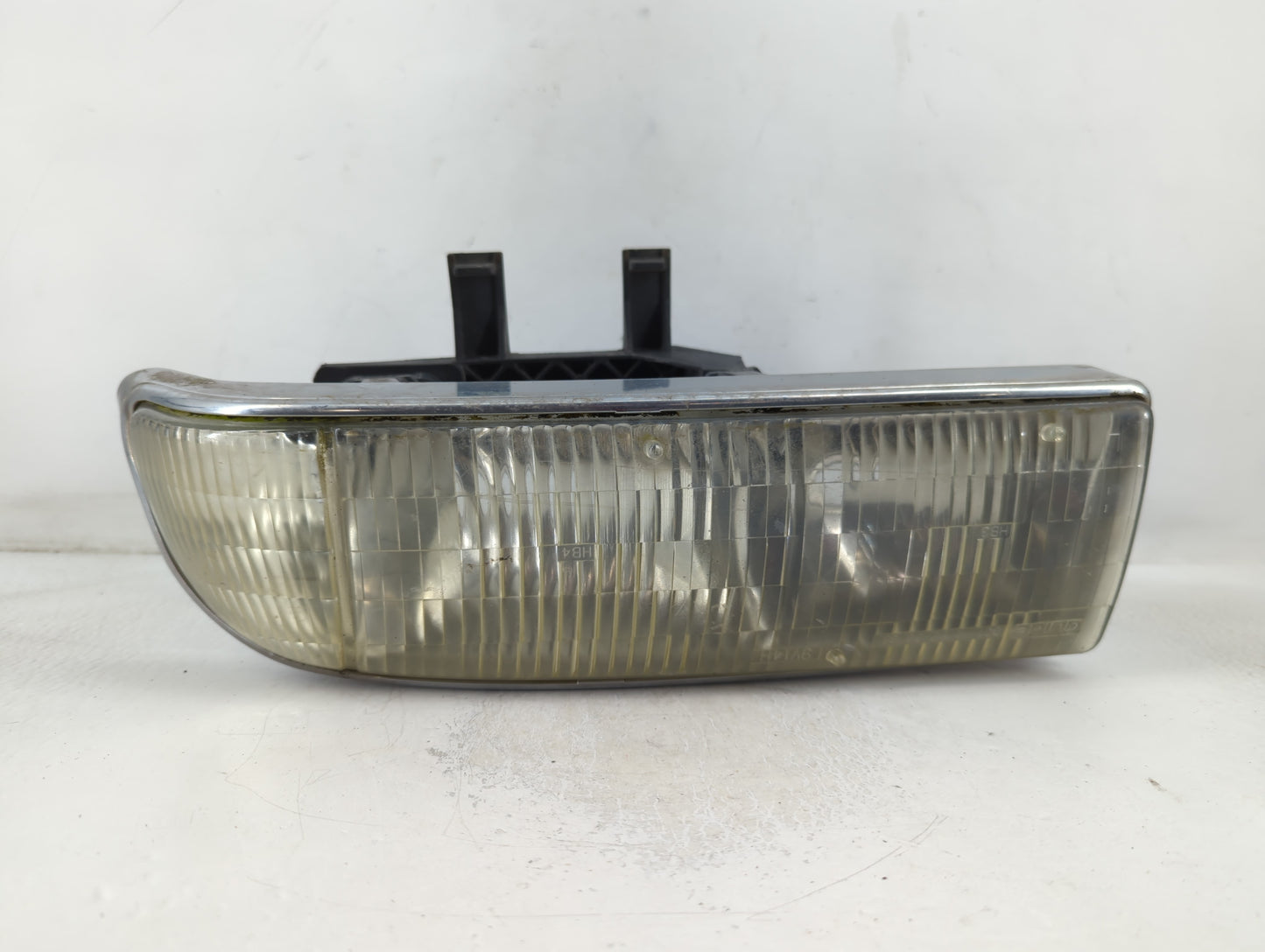 Gmc S10 Blazer Driver Left Oem Head Light Headlight Lamp - Oemusedautoparts1.com