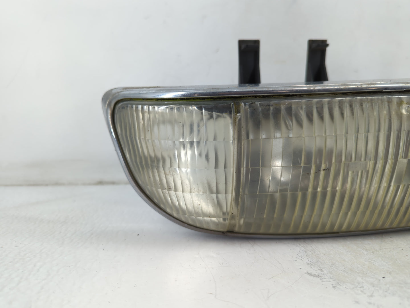 Gmc S10 Blazer Driver Left Oem Head Light Headlight Lamp - Oemusedautoparts1.com
