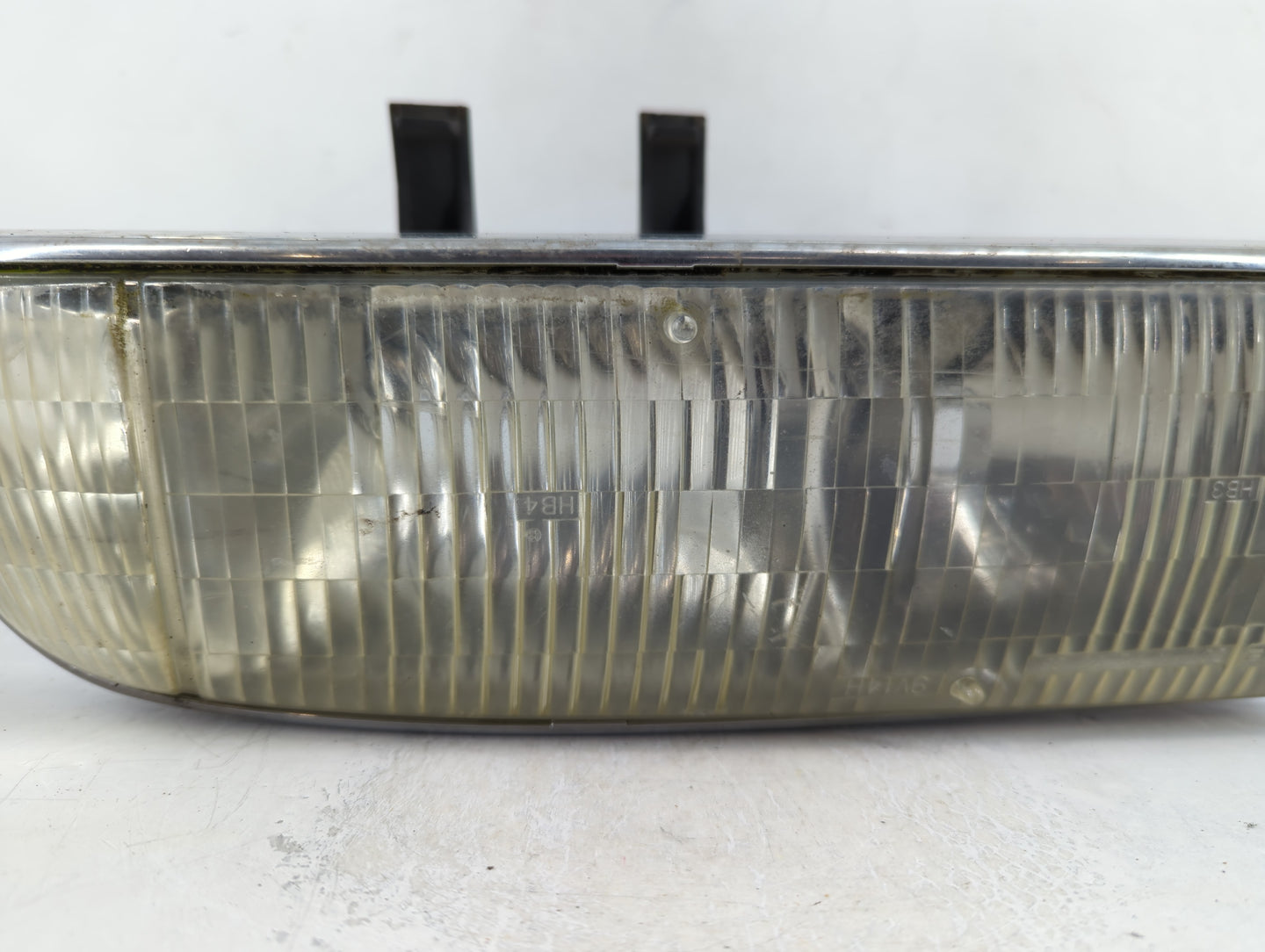 Gmc S10 Blazer Driver Left Oem Head Light Headlight Lamp - Oemusedautoparts1.com