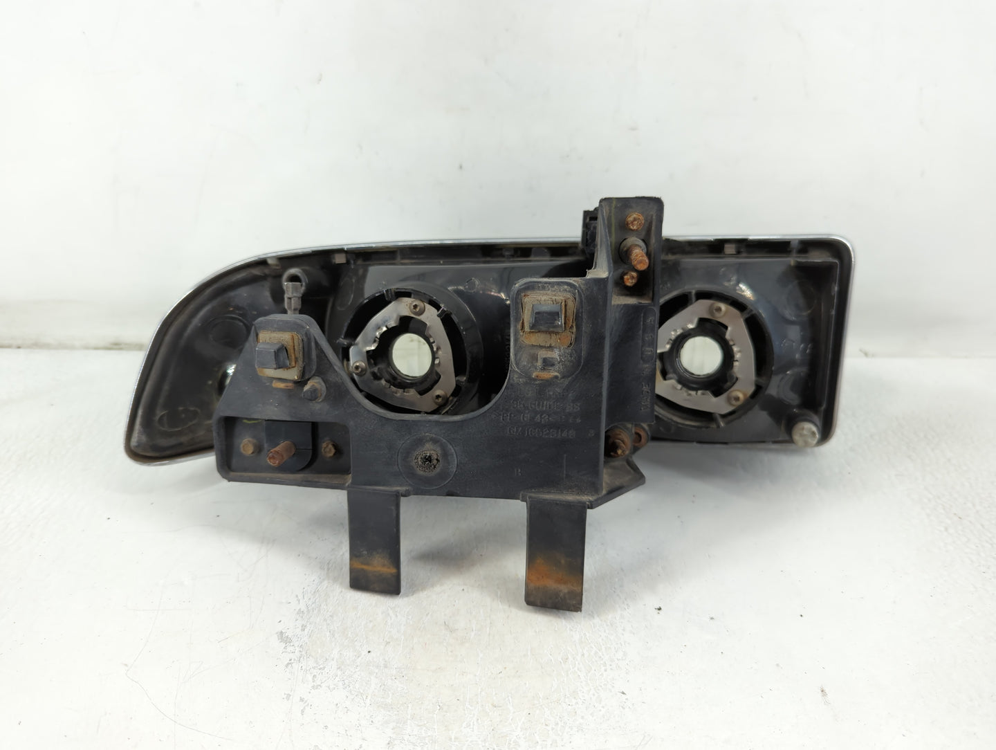 Gmc S10 Blazer Driver Left Oem Head Light Headlight Lamp - Oemusedautoparts1.com