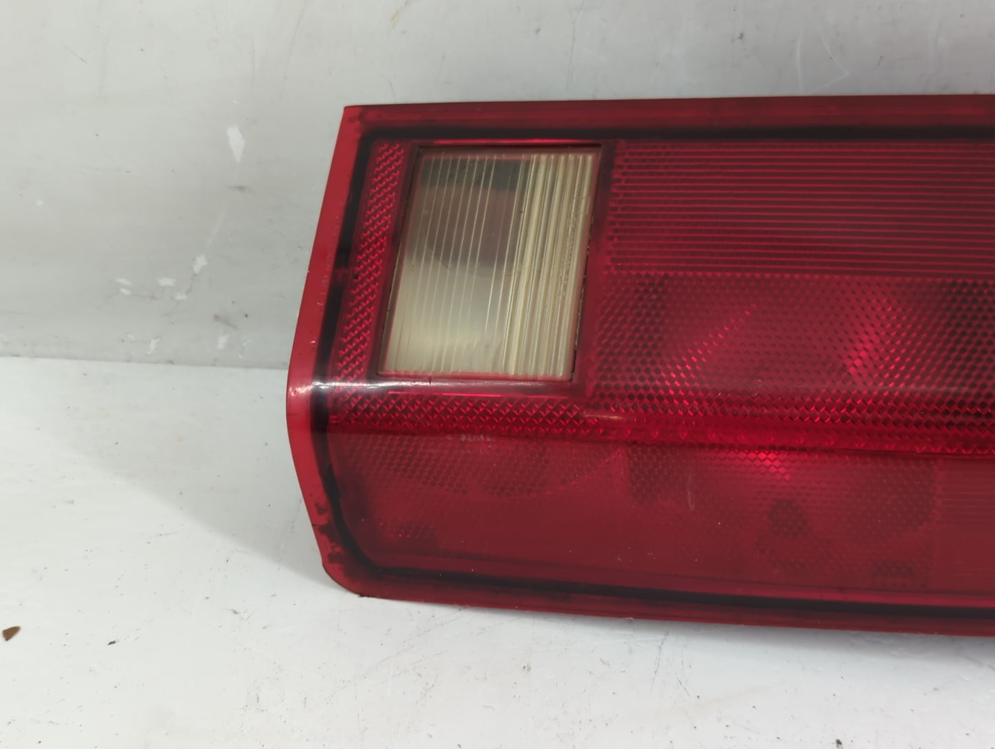 1985-2005 Gmc Safari Tail Light Assembly Passenger Right OEM P/N:16502448 Fits OEM Used Auto Parts - Oemusedautoparts1.com