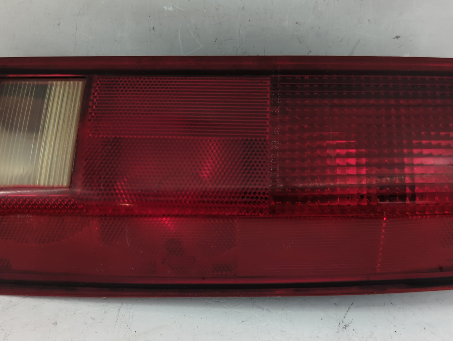 1985-2005 Gmc Safari Tail Light Assembly Passenger Right OEM P/N:16502448 Fits OEM Used Auto Parts - Oemusedautoparts1.com