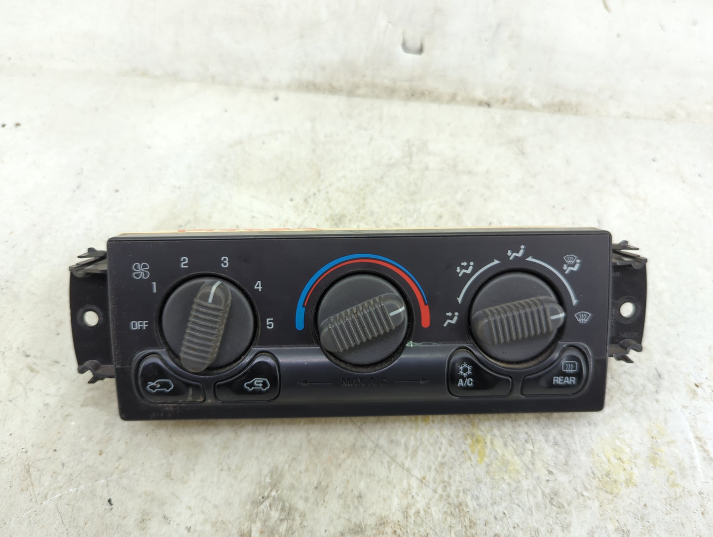 1999-2002 Gmc Sierra Climate Control Module Temperature AC/Heater Replacement P/N:15054698 Fits Fits 1999 2000 2001 2002 OEM